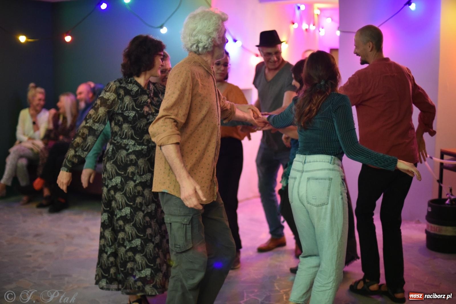 Zdjęcie w galerii na portalu naszraciborz.pl: Sobotnia potańcówka w Tęczowej [FOTO i WIDEO] wiadomości z regionu