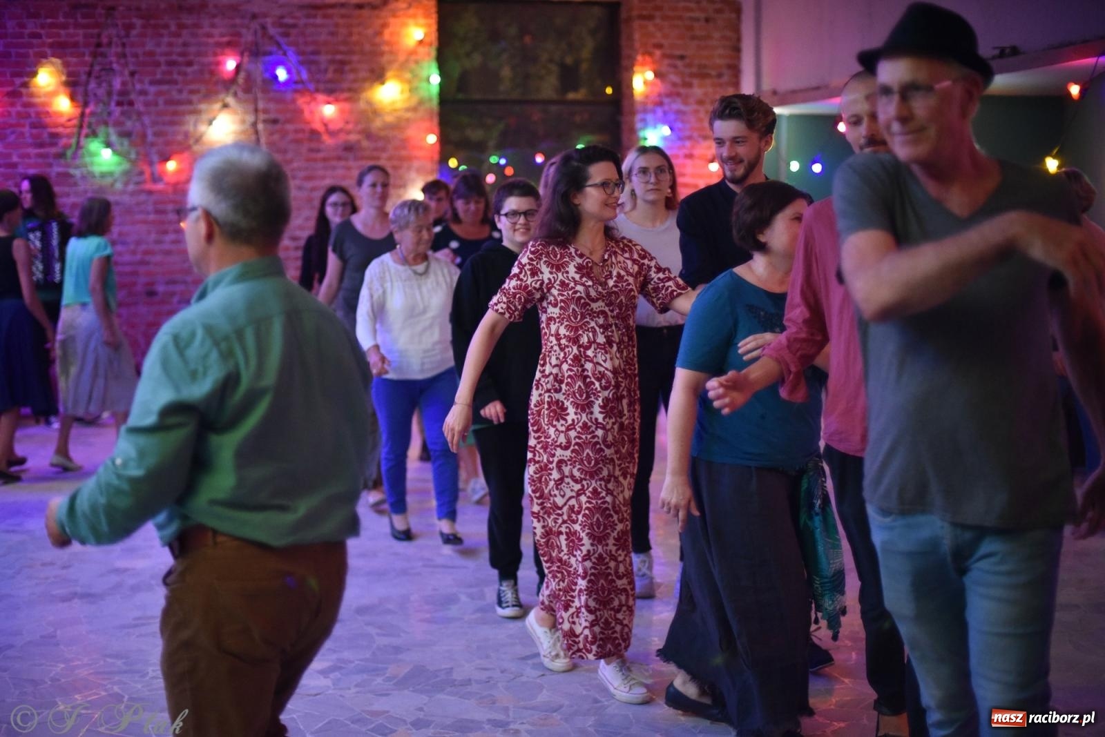 Zdjęcie w galerii na portalu naszraciborz.pl: Sobotnia potańcówka w Tęczowej [FOTO i WIDEO] wiadomości z regionu