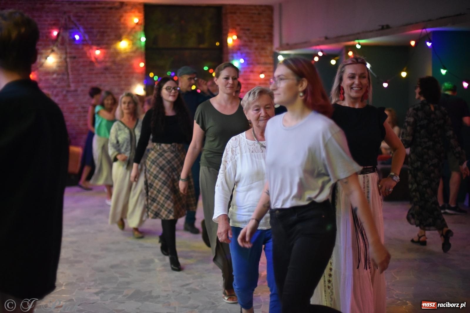 Zdjęcie w galerii na portalu naszraciborz.pl: Sobotnia potańcówka w Tęczowej [FOTO i WIDEO] wiadomości z regionu