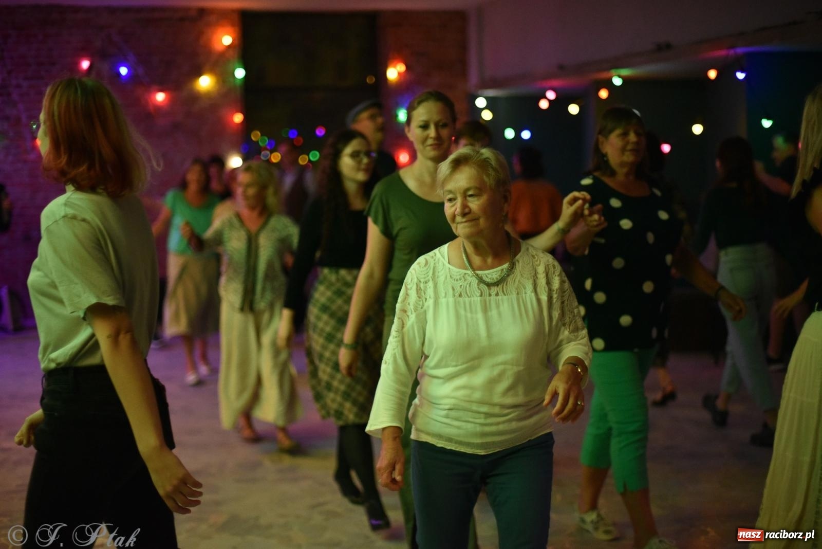 Zdjęcie w galerii na portalu naszraciborz.pl: Sobotnia potańcówka w Tęczowej [FOTO i WIDEO] wiadomości z regionu