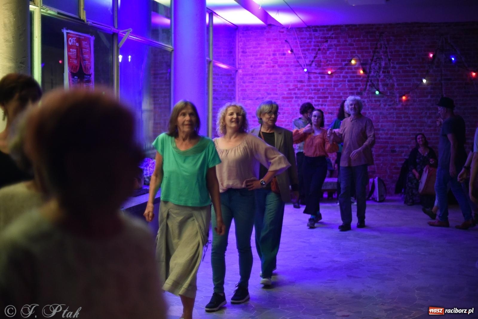 Zdjęcie w galerii na portalu naszraciborz.pl: Sobotnia potańcówka w Tęczowej [FOTO i WIDEO] wiadomości z regionu