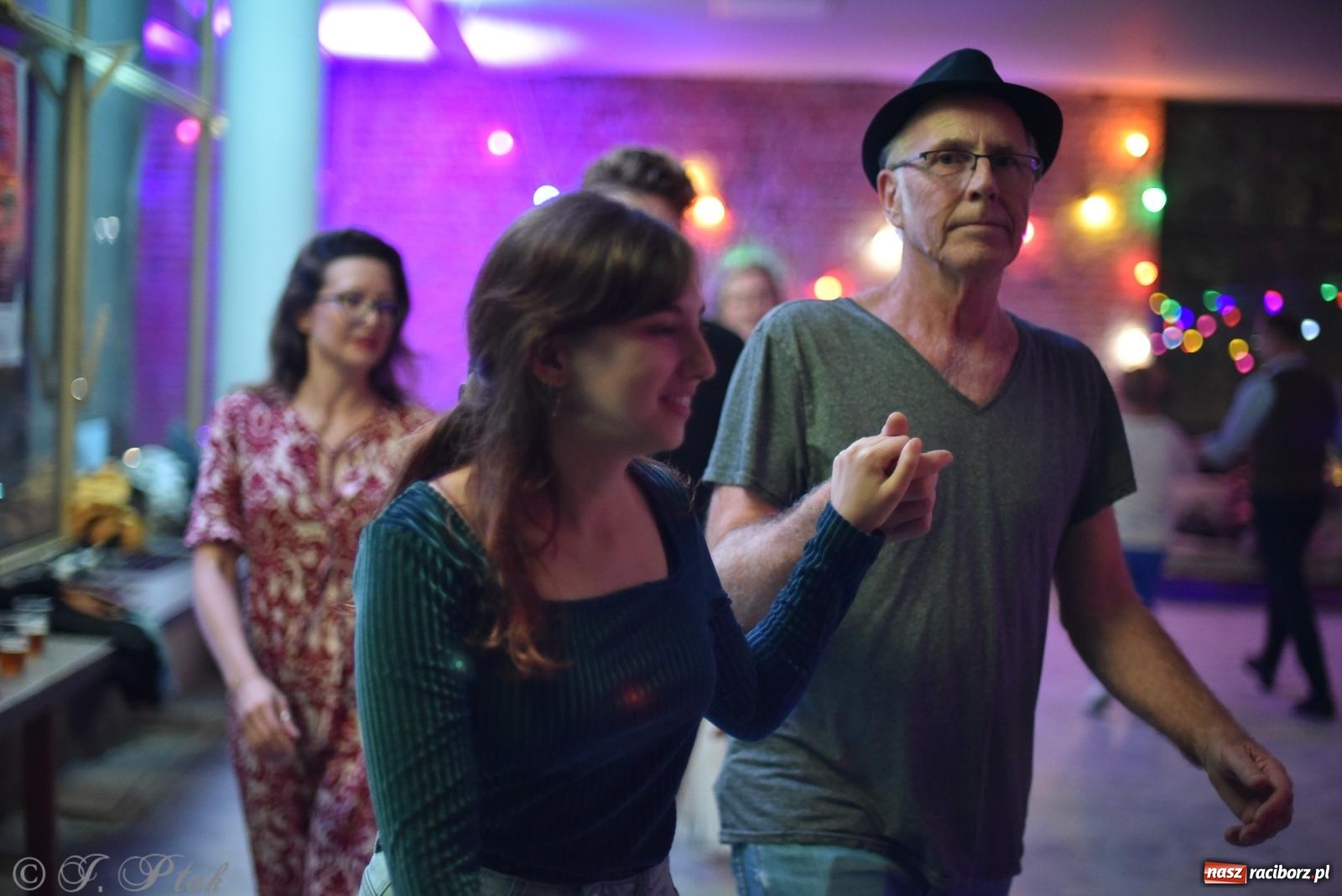 Zdjęcie w galerii na portalu naszraciborz.pl: Sobotnia potańcówka w Tęczowej [FOTO i WIDEO] wiadomości z regionu