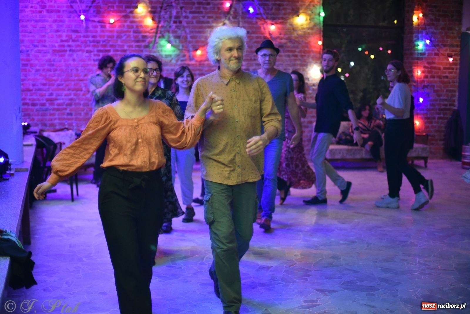 Zdjęcie w galerii na portalu naszraciborz.pl: Sobotnia potańcówka w Tęczowej [FOTO i WIDEO] wiadomości z regionu