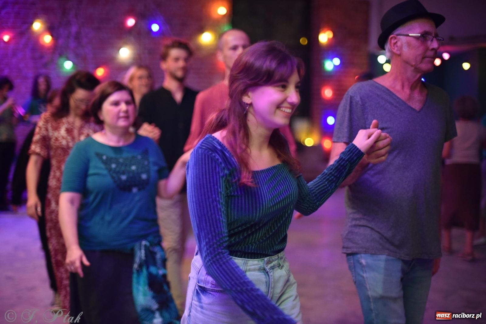 Zdjęcie w galerii na portalu naszraciborz.pl: Sobotnia potańcówka w Tęczowej [FOTO i WIDEO] wiadomości z regionu