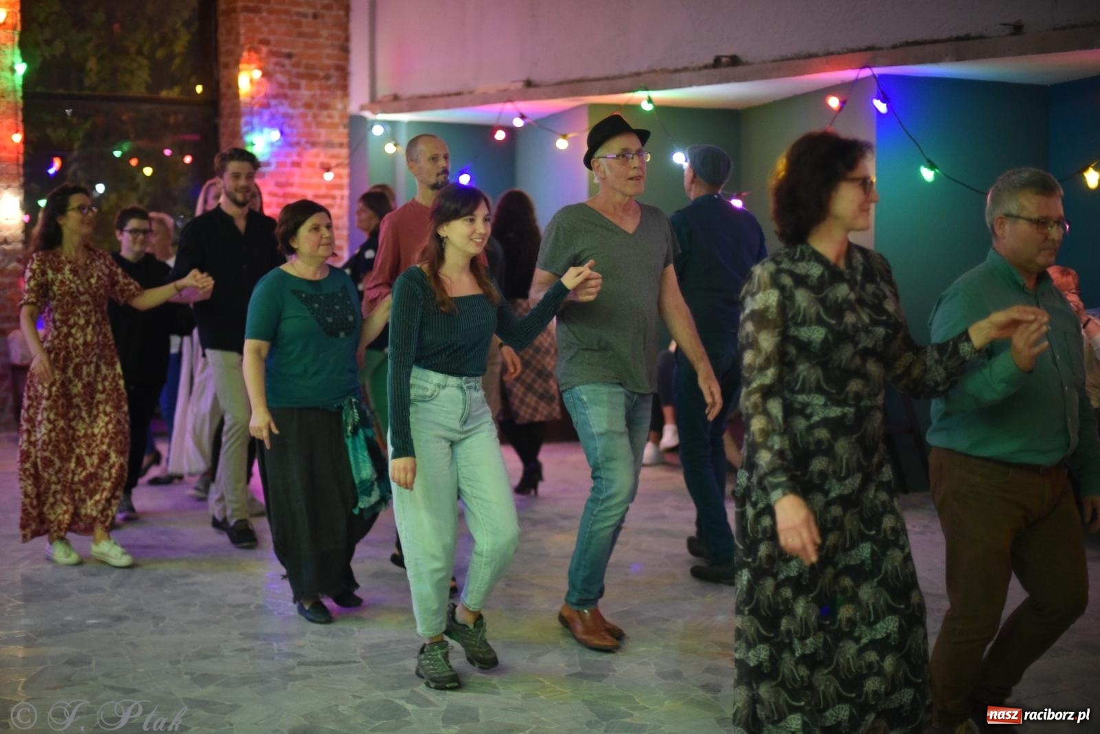 Zdjęcie w galerii na portalu naszraciborz.pl: Sobotnia potańcówka w Tęczowej [FOTO i WIDEO] wiadomości z regionu
