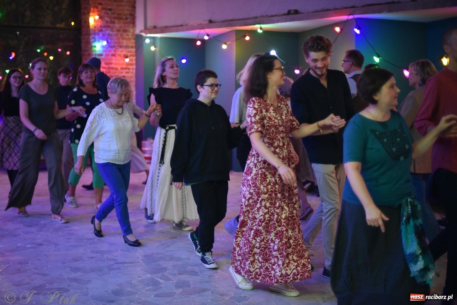 Zdjęcie w galerii na portalu naszraciborz.pl: Sobotnia potańcówka w Tęczowej [FOTO i WIDEO] wiadomości z regionu