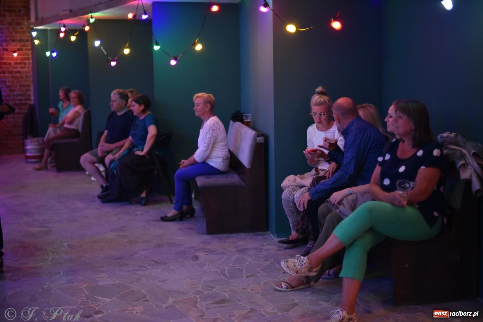 Zdjęcie w galerii na portalu naszraciborz.pl: Sobotnia potańcówka w Tęczowej [FOTO i WIDEO] wiadomości z regionu