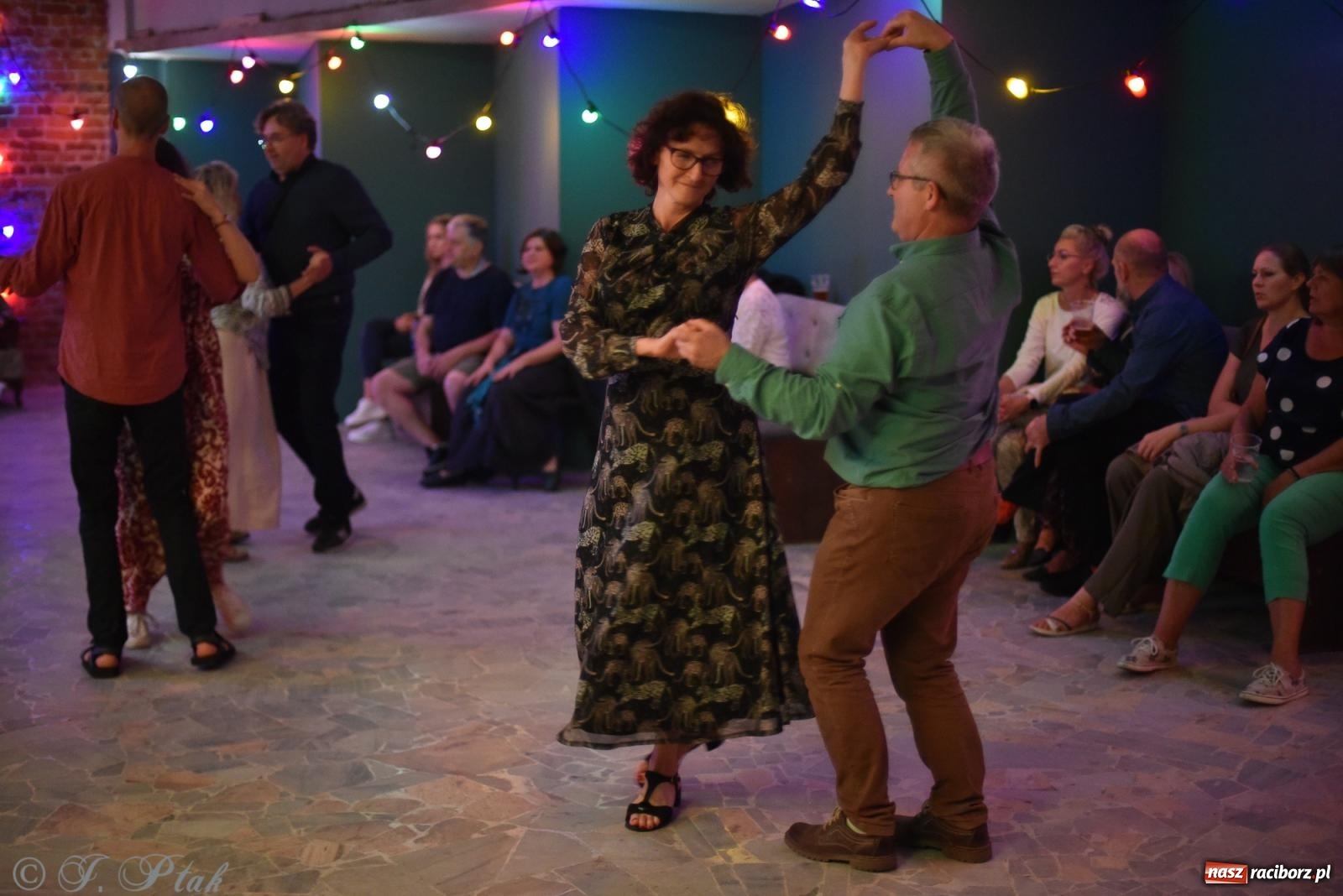 Zdjęcie w galerii na portalu naszraciborz.pl: Sobotnia potańcówka w Tęczowej [FOTO i WIDEO] wiadomości z regionu