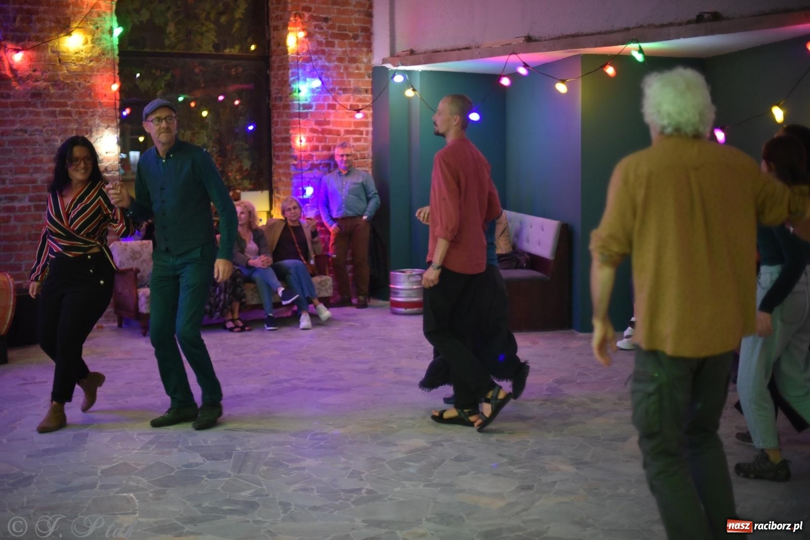 Zdjęcie w galerii na portalu naszraciborz.pl: Sobotnia potańcówka w Tęczowej [FOTO i WIDEO] wiadomości z regionu