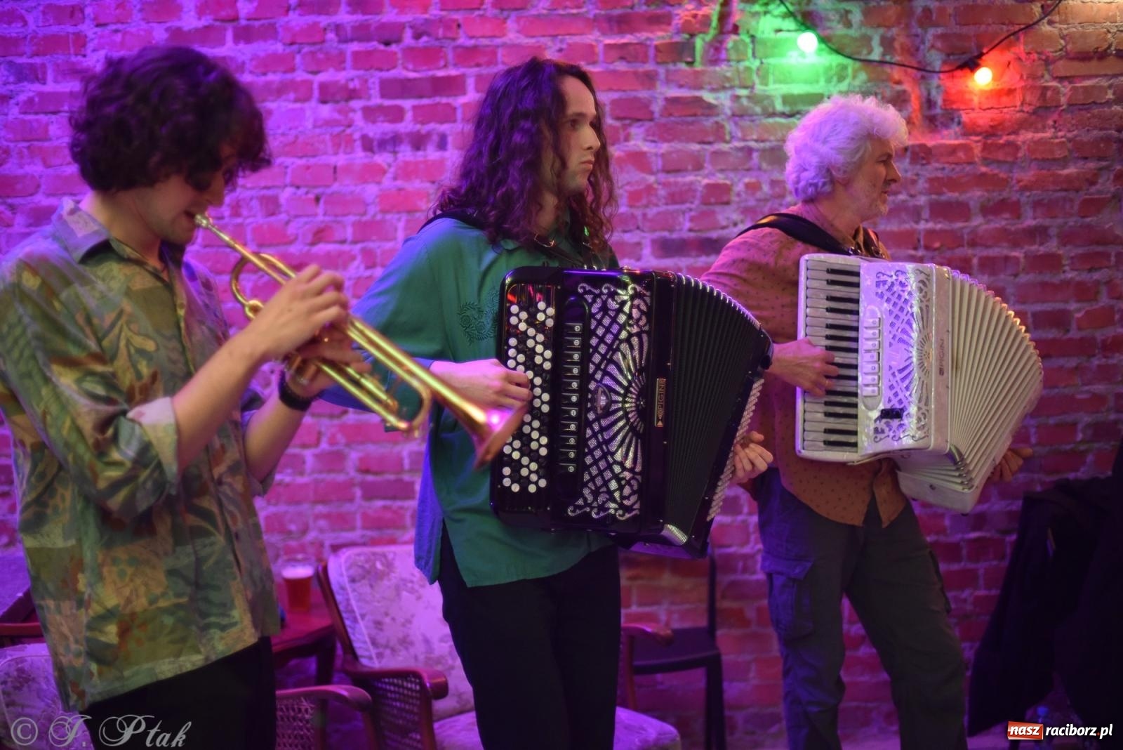 Zdjęcie w galerii na portalu naszraciborz.pl: Sobotnia potańcówka w Tęczowej [FOTO i WIDEO] wiadomości z regionu