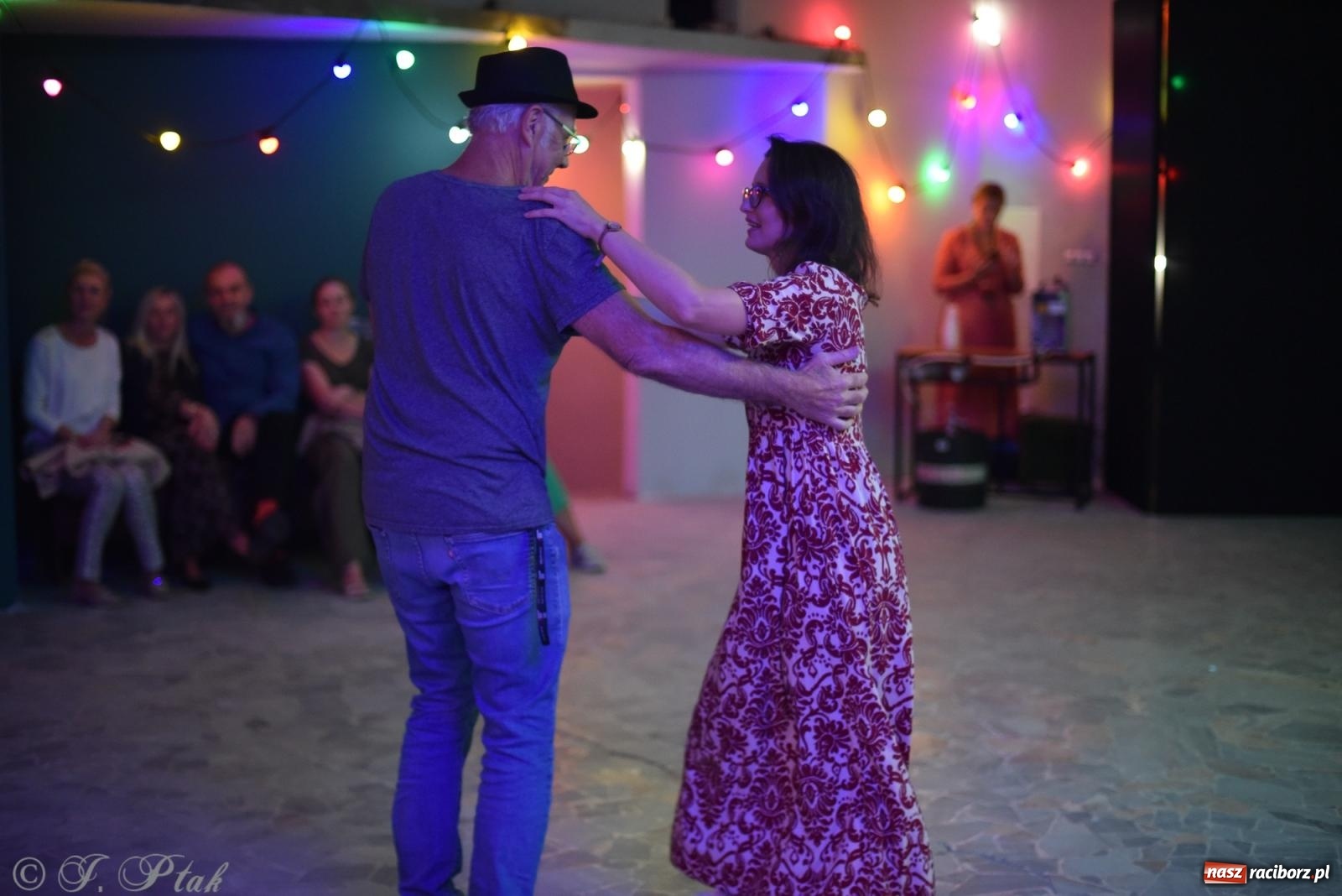 Zdjęcie w galerii na portalu naszraciborz.pl: Sobotnia potańcówka w Tęczowej [FOTO i WIDEO] wiadomości z regionu