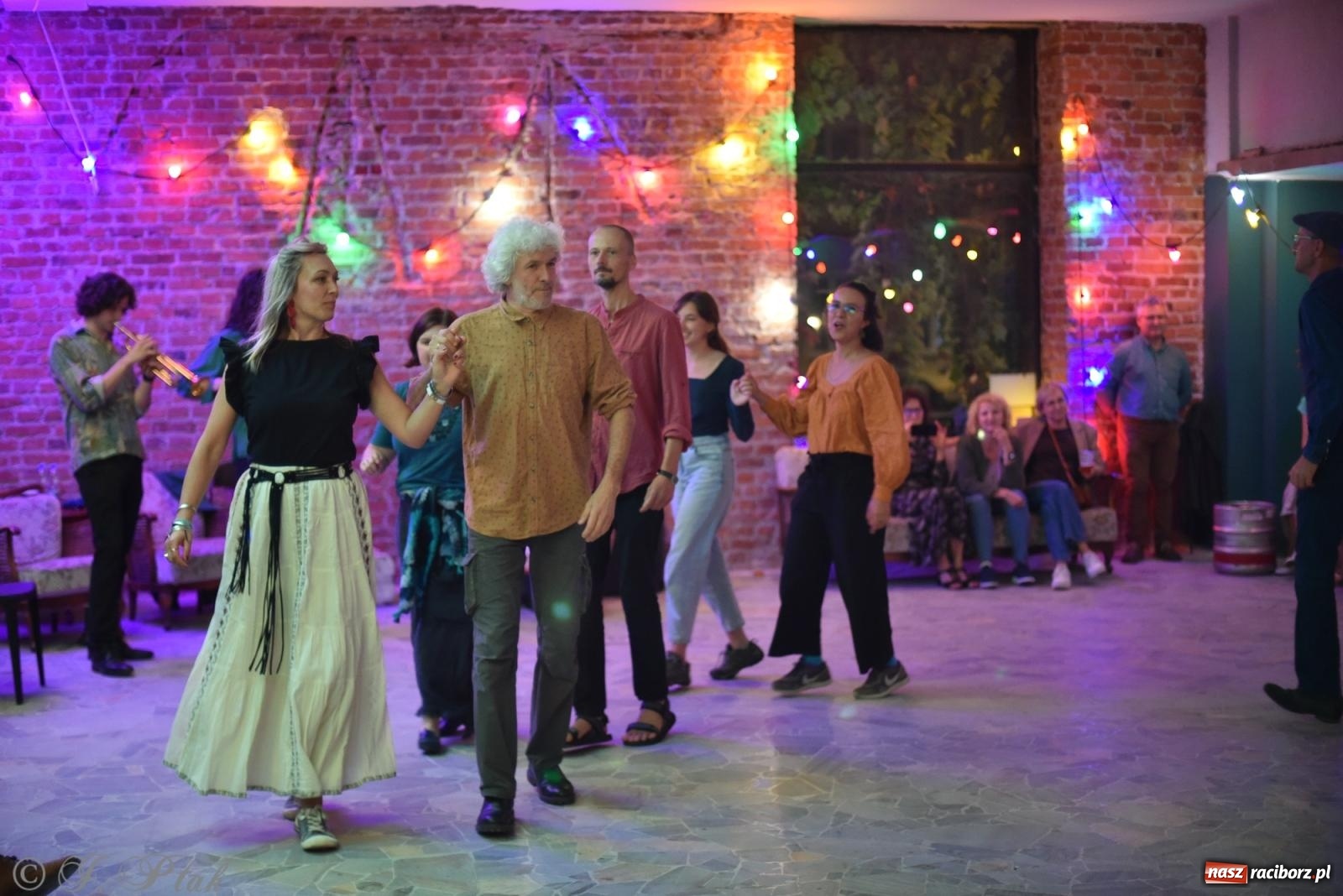 Zdjęcie w galerii na portalu naszraciborz.pl: Sobotnia potańcówka w Tęczowej [FOTO i WIDEO] wiadomości z regionu