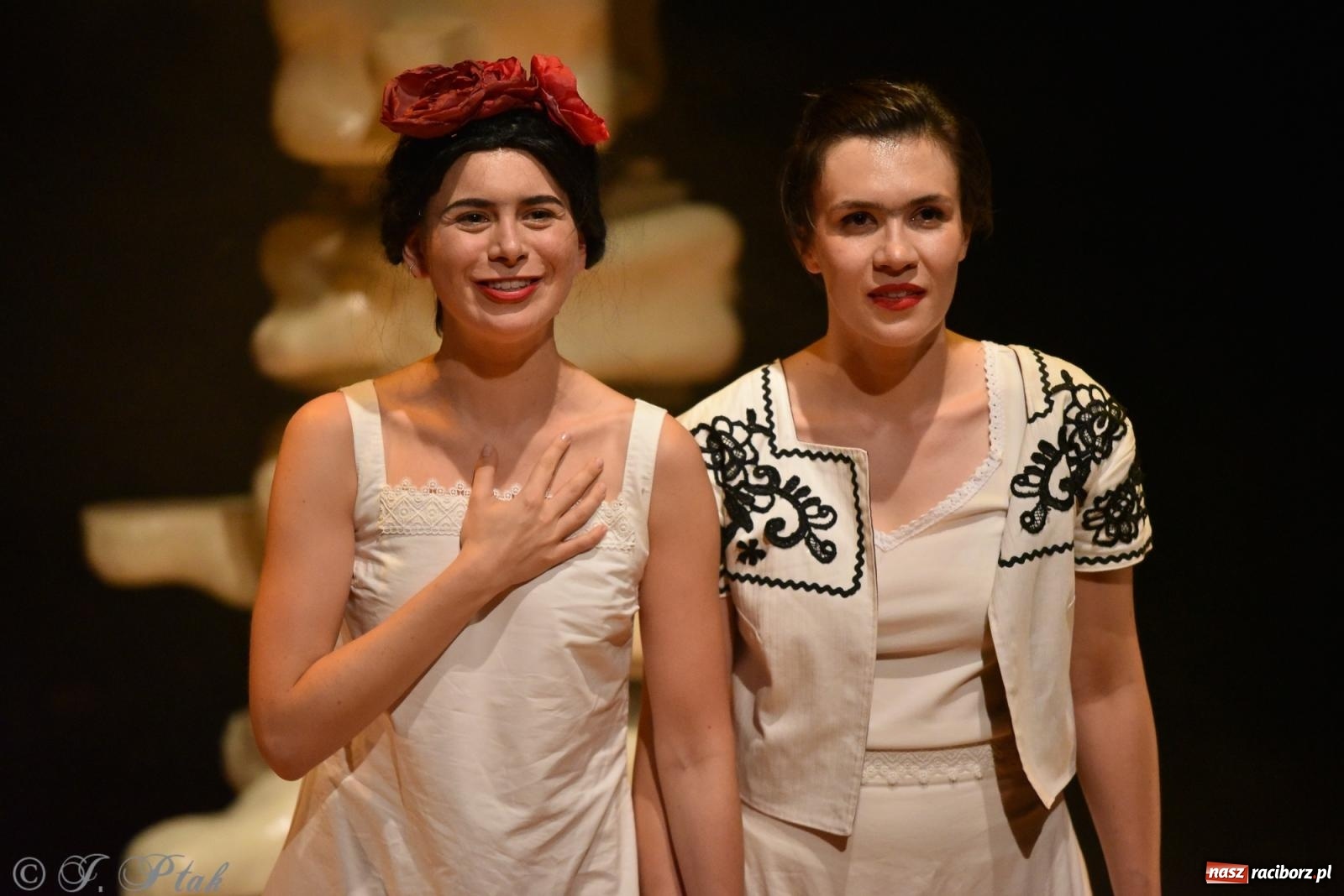 Zdjęcie w galerii na portalu naszraciborz.pl: Frida la Vida! - spektakl inspirowany życiem Fridy Kahlo na deskach RCK wiadomości z regionu