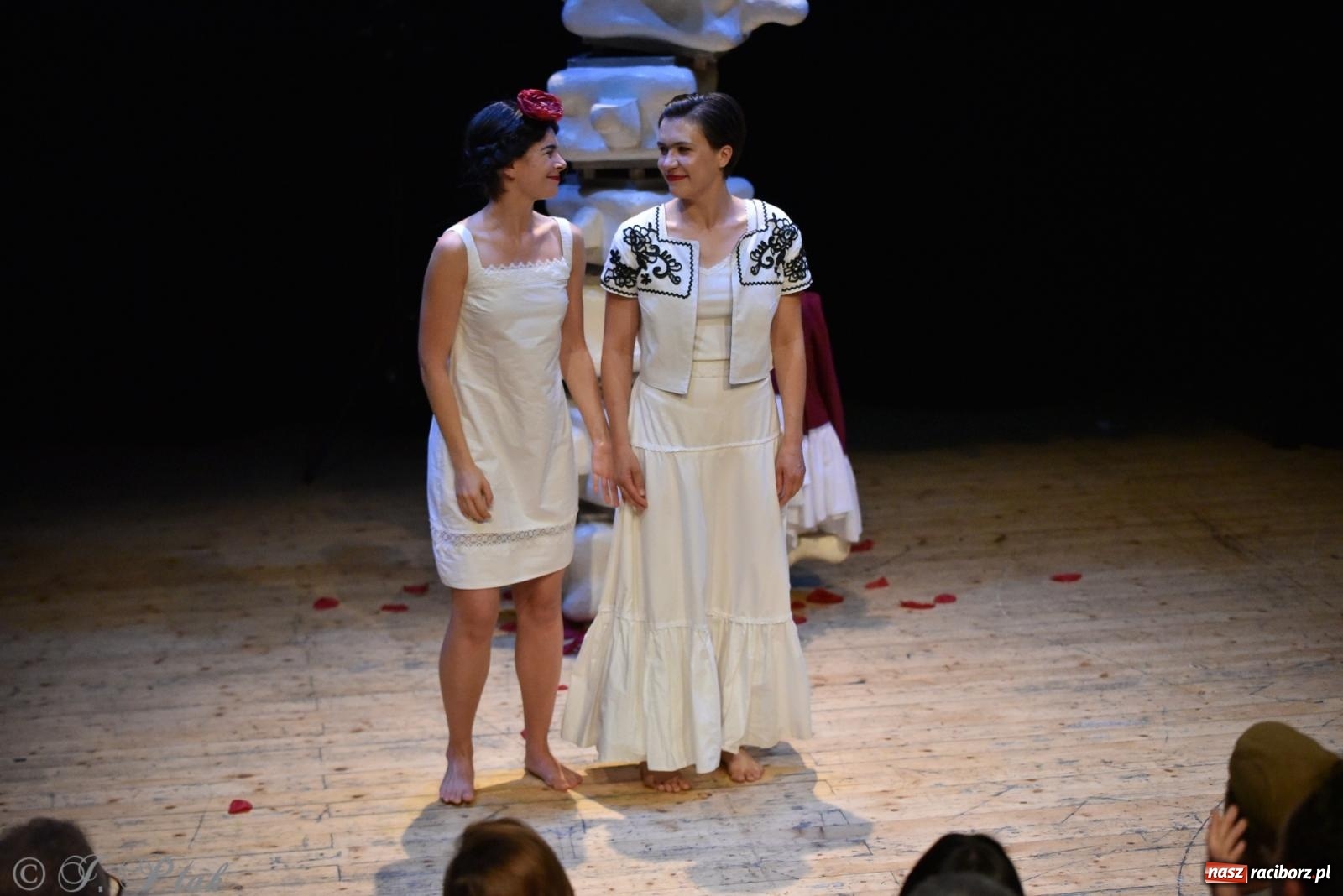 Zdjęcie w galerii na portalu naszraciborz.pl: Frida la Vida! - spektakl inspirowany życiem Fridy Kahlo na deskach RCK wiadomości z regionu