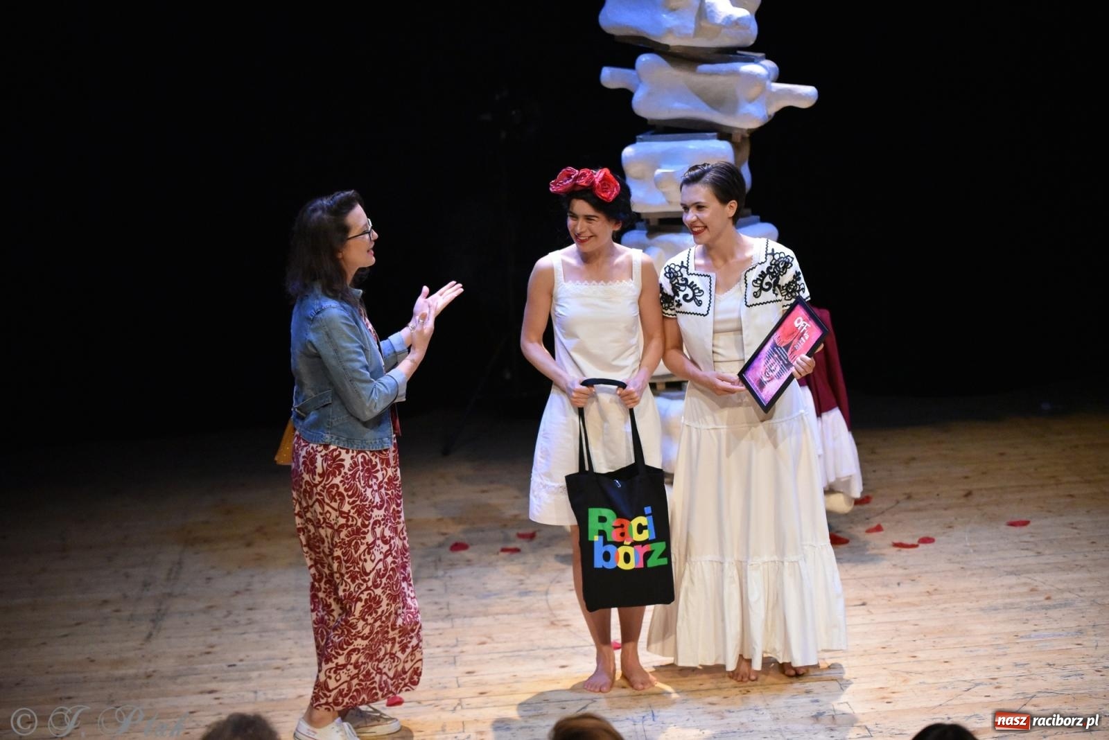 Zdjęcie w galerii na portalu naszraciborz.pl: Frida la Vida! - spektakl inspirowany życiem Fridy Kahlo na deskach RCK wiadomości z regionu