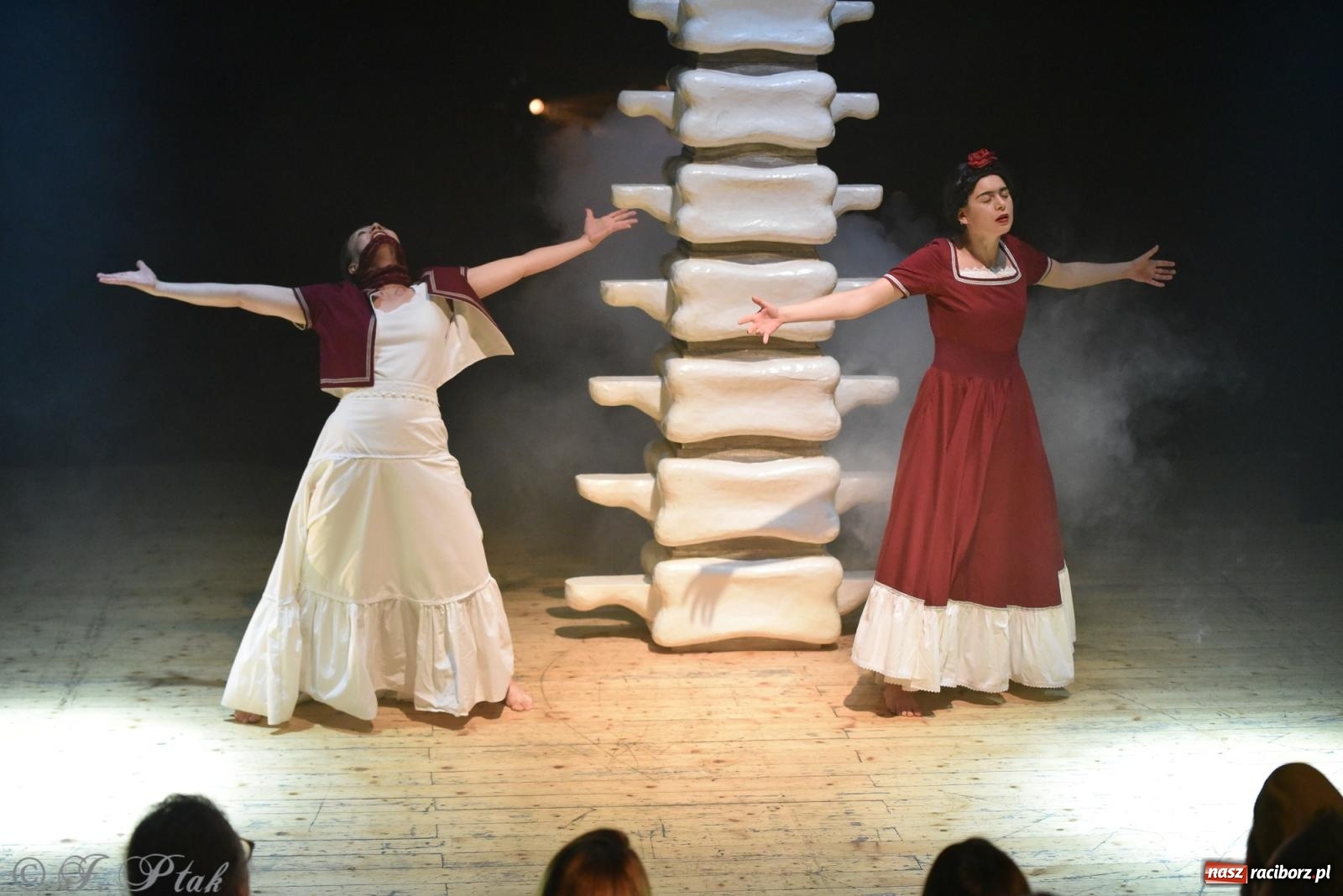 Zdjęcie w galerii na portalu naszraciborz.pl: Frida la Vida! - spektakl inspirowany życiem Fridy Kahlo na deskach RCK wiadomości z regionu