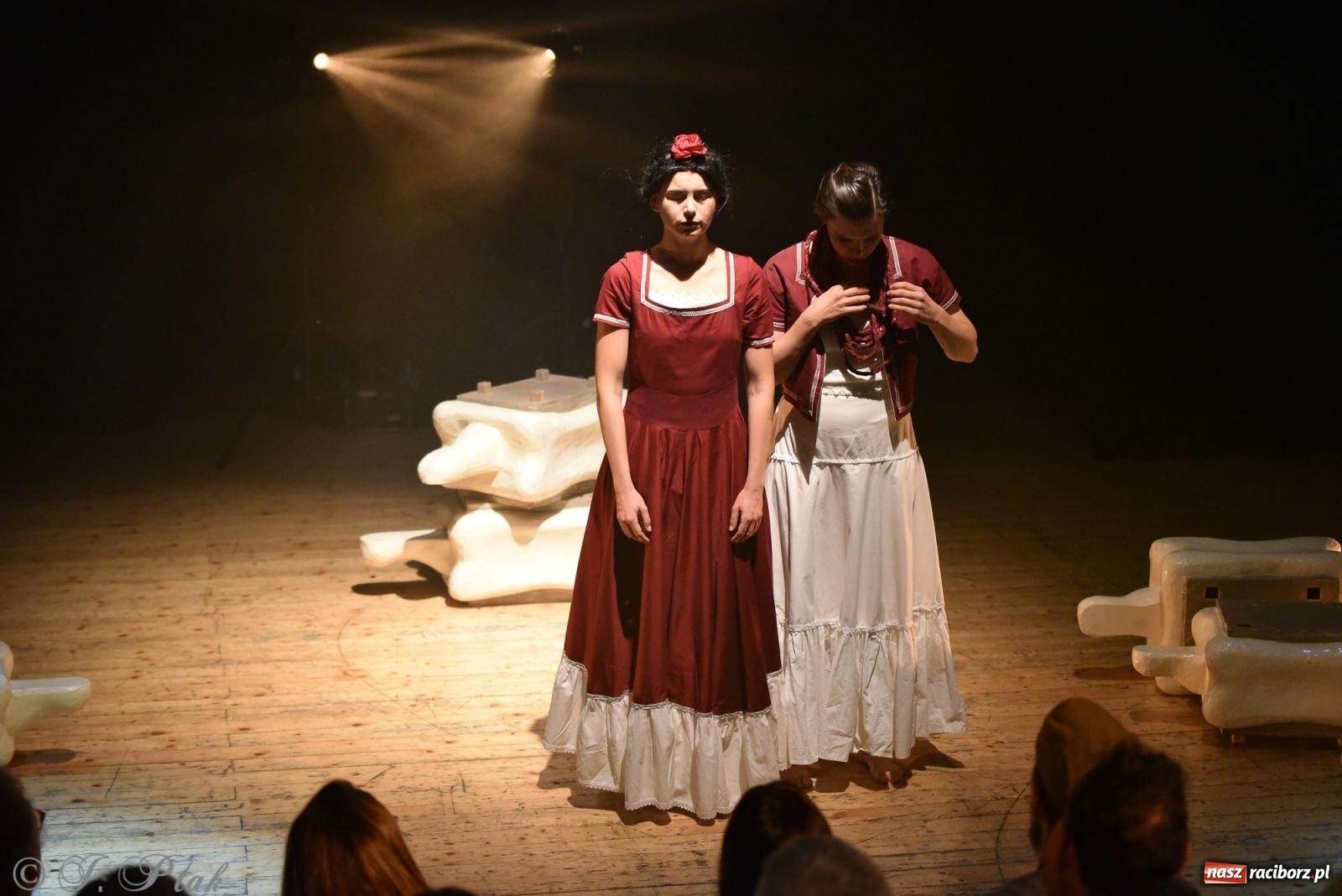 Zdjęcie w galerii na portalu naszraciborz.pl: Frida la Vida! - spektakl inspirowany życiem Fridy Kahlo na deskach RCK wiadomości z regionu