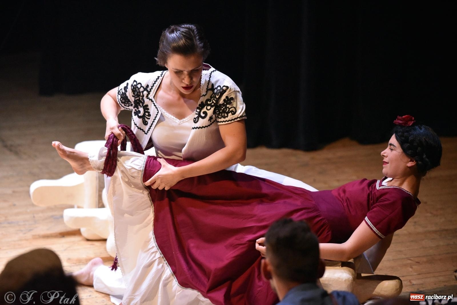 Zdjęcie w galerii na portalu naszraciborz.pl: Frida la Vida! - spektakl inspirowany życiem Fridy Kahlo na deskach RCK wiadomości z regionu