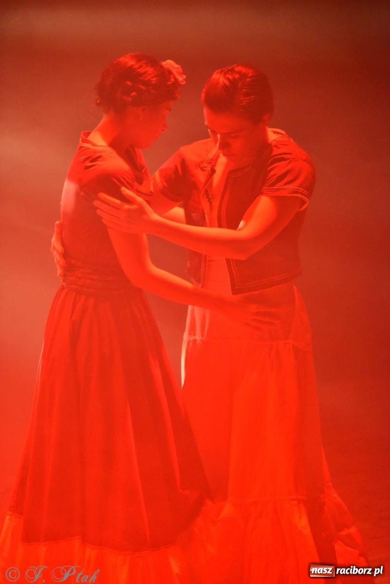 Zdjęcie w galerii na portalu naszraciborz.pl: Frida la Vida! - spektakl inspirowany życiem Fridy Kahlo na deskach RCK wiadomości z regionu