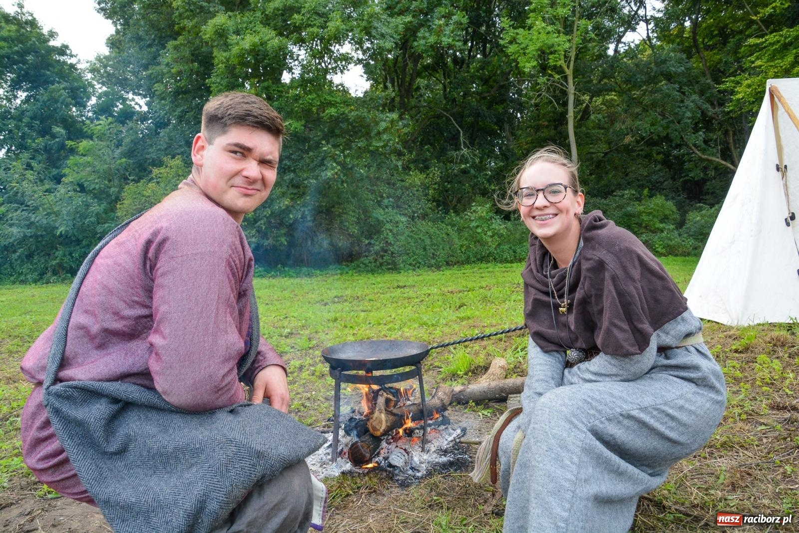 Zdjęcie w galerii na portalu naszraciborz.pl: Piknik militarny w Sławikowie. Wiktoria wjechała czołgiem T-55 [FOTO i WIDEO] wiadomości z regionu