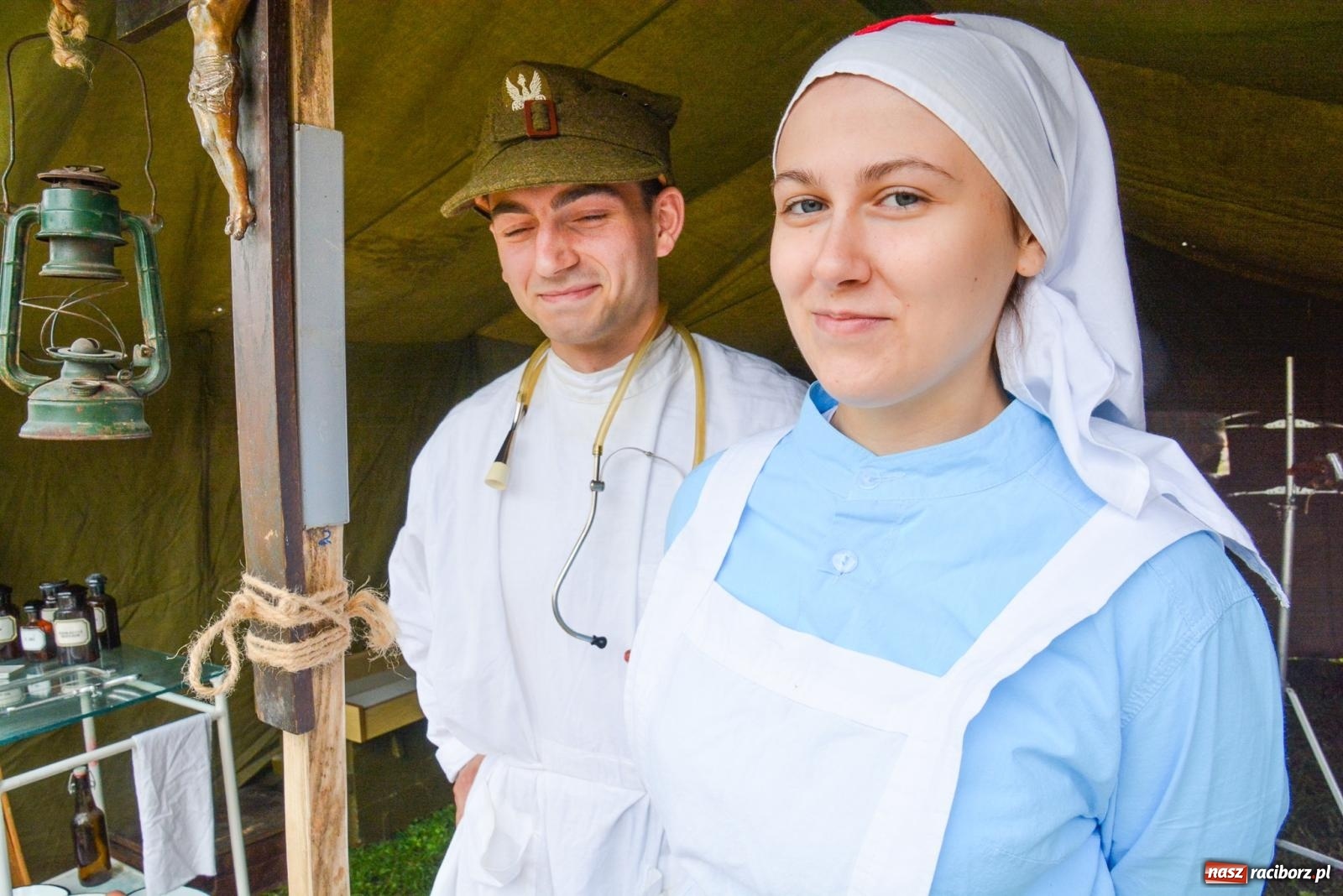 Zdjęcie w galerii na portalu naszraciborz.pl: Piknik militarny w Sławikowie. Wiktoria wjechała czołgiem T-55 [FOTO i WIDEO] wiadomości z regionu