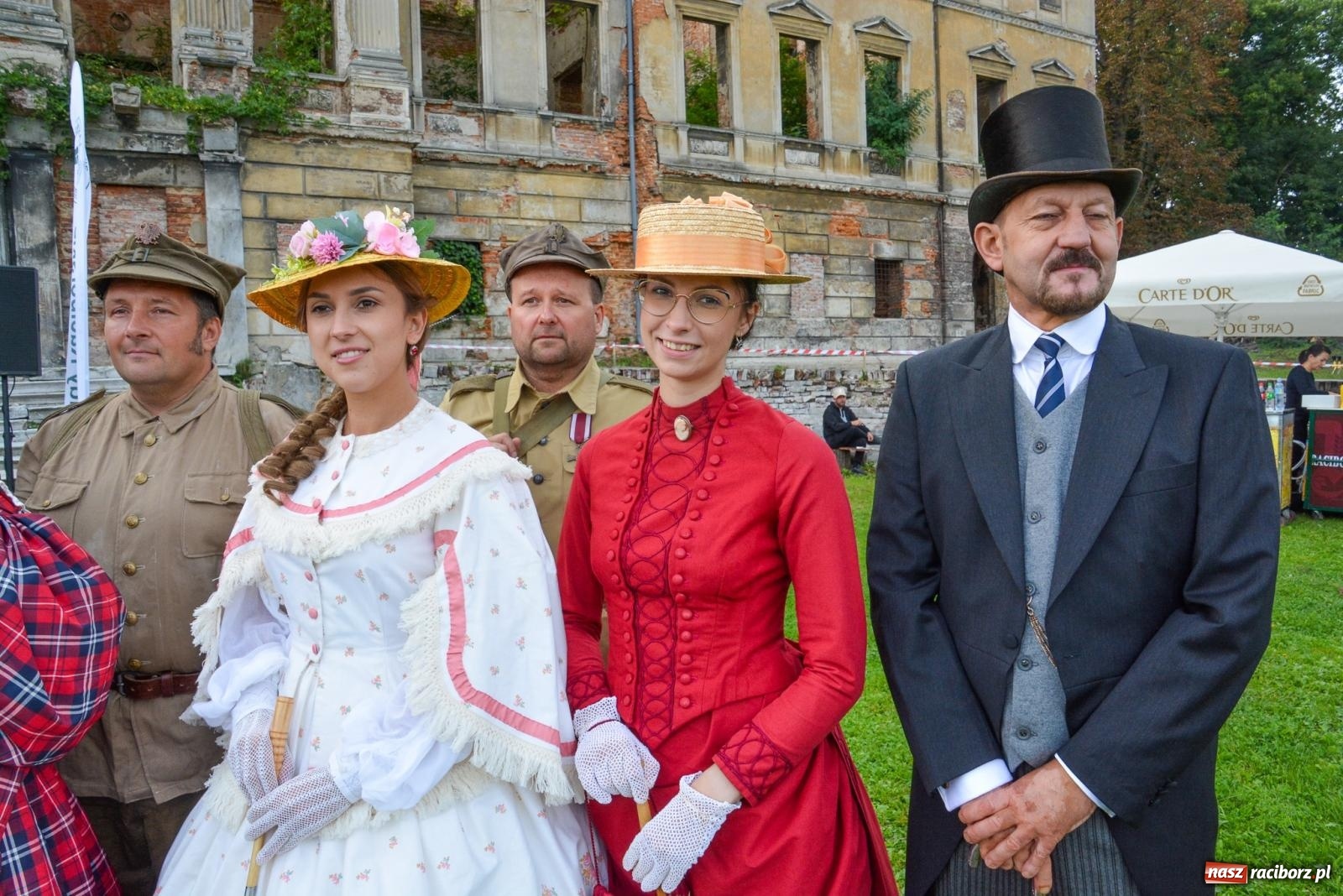 Zdjęcie w galerii na portalu naszraciborz.pl: Piknik militarny w Sławikowie. Wiktoria wjechała czołgiem T-55 [FOTO i WIDEO] wiadomości z regionu