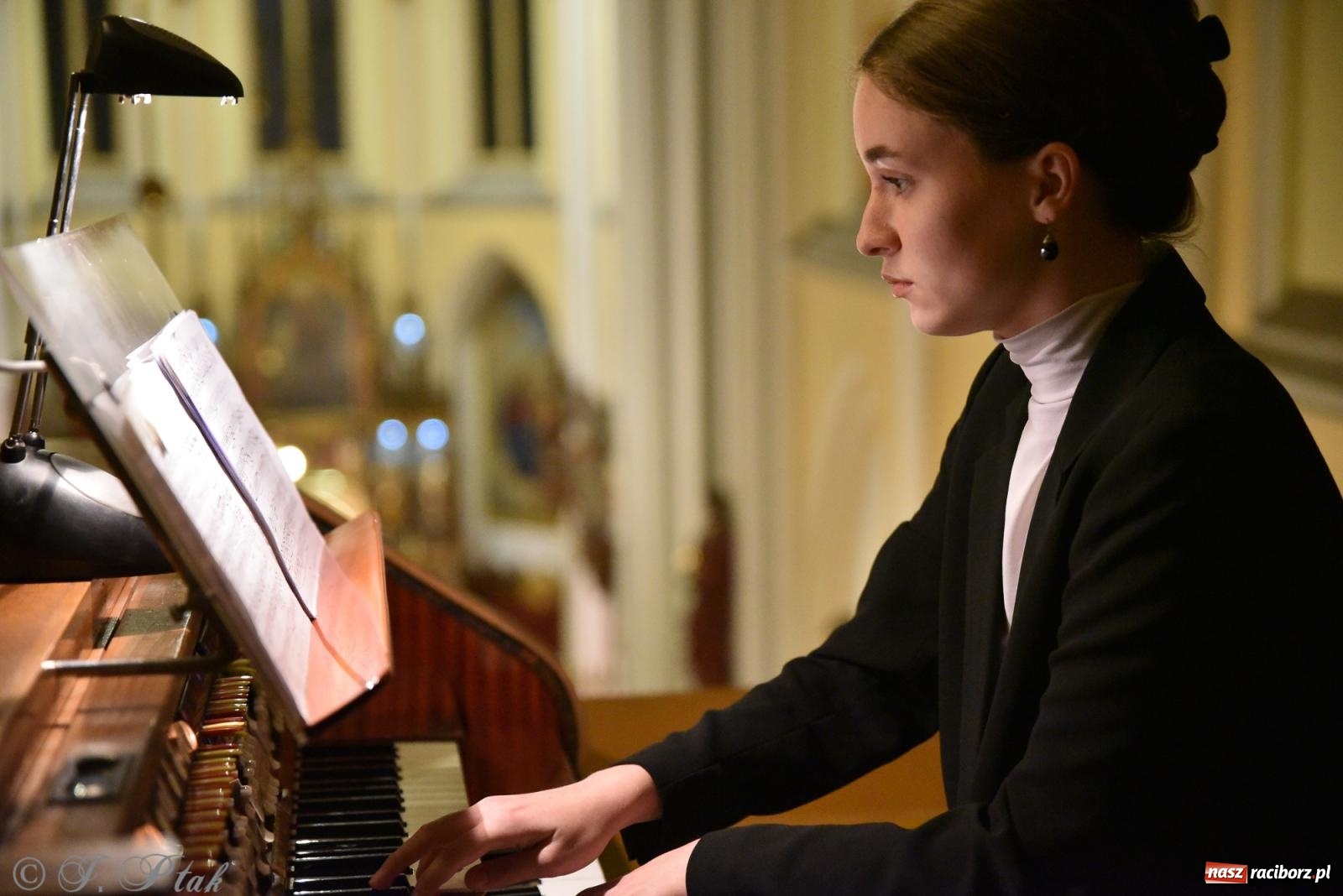 Zdjęcie w galerii na portalu naszraciborz.pl: XXXVI Dni Muzyki Organowej i Kameralnej im. Henryka Klai. Koncert absolwentów [FOTO i WIDEO] wiadomości z regionu