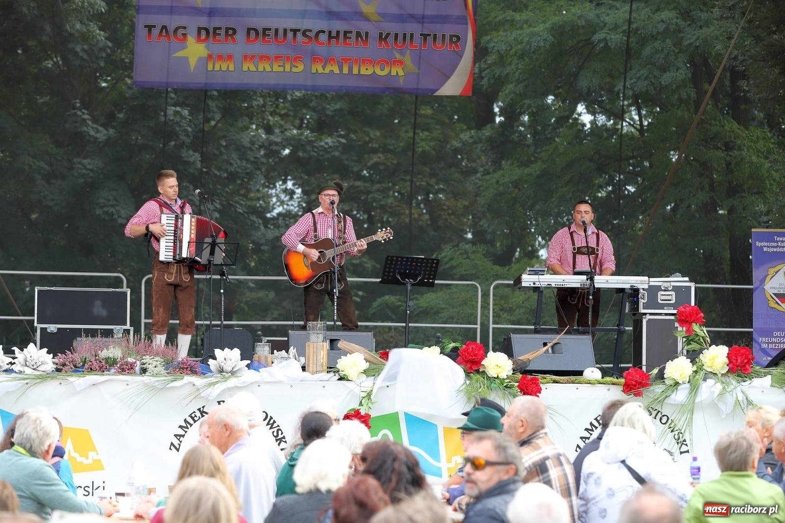Zdjęcie w galerii na portalu naszraciborz.pl: Na raciborskim zamku odbył się Festiwal Kultury Niemieckiej wiadomości z regionu
