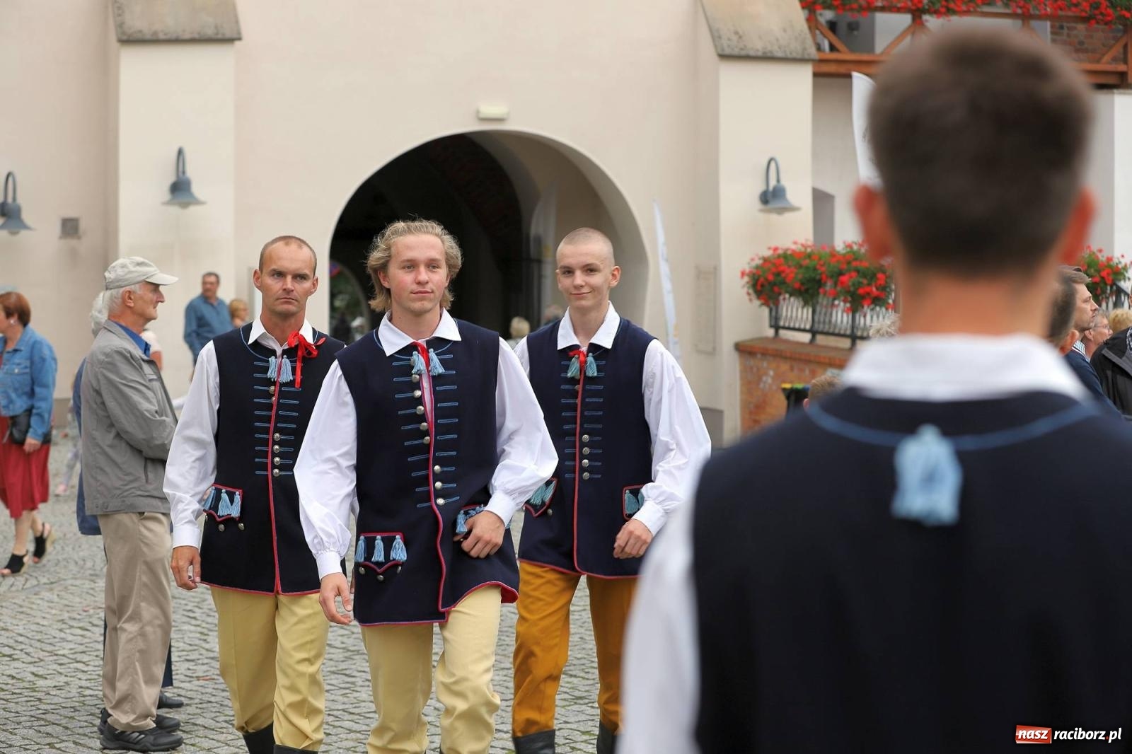 Zdjęcie w galerii na portalu naszraciborz.pl: Na raciborskim zamku odbył się Festiwal Kultury Niemieckiej wiadomości z regionu