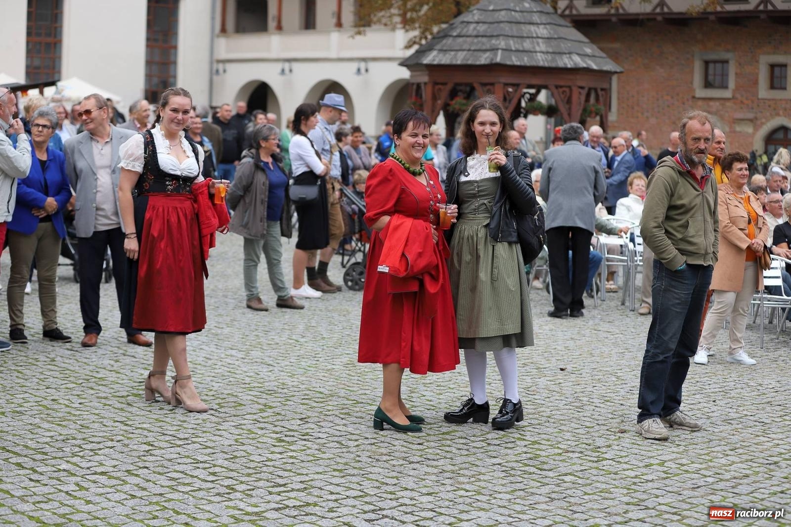 Zdjęcie w galerii na portalu naszraciborz.pl: Na raciborskim zamku odbył się Festiwal Kultury Niemieckiej wiadomości z regionu