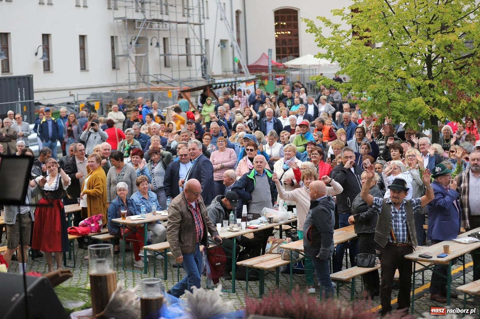 Zdjęcie w galerii na portalu naszraciborz.pl: Na raciborskim zamku odbył się Festiwal Kultury Niemieckiej wiadomości z regionu