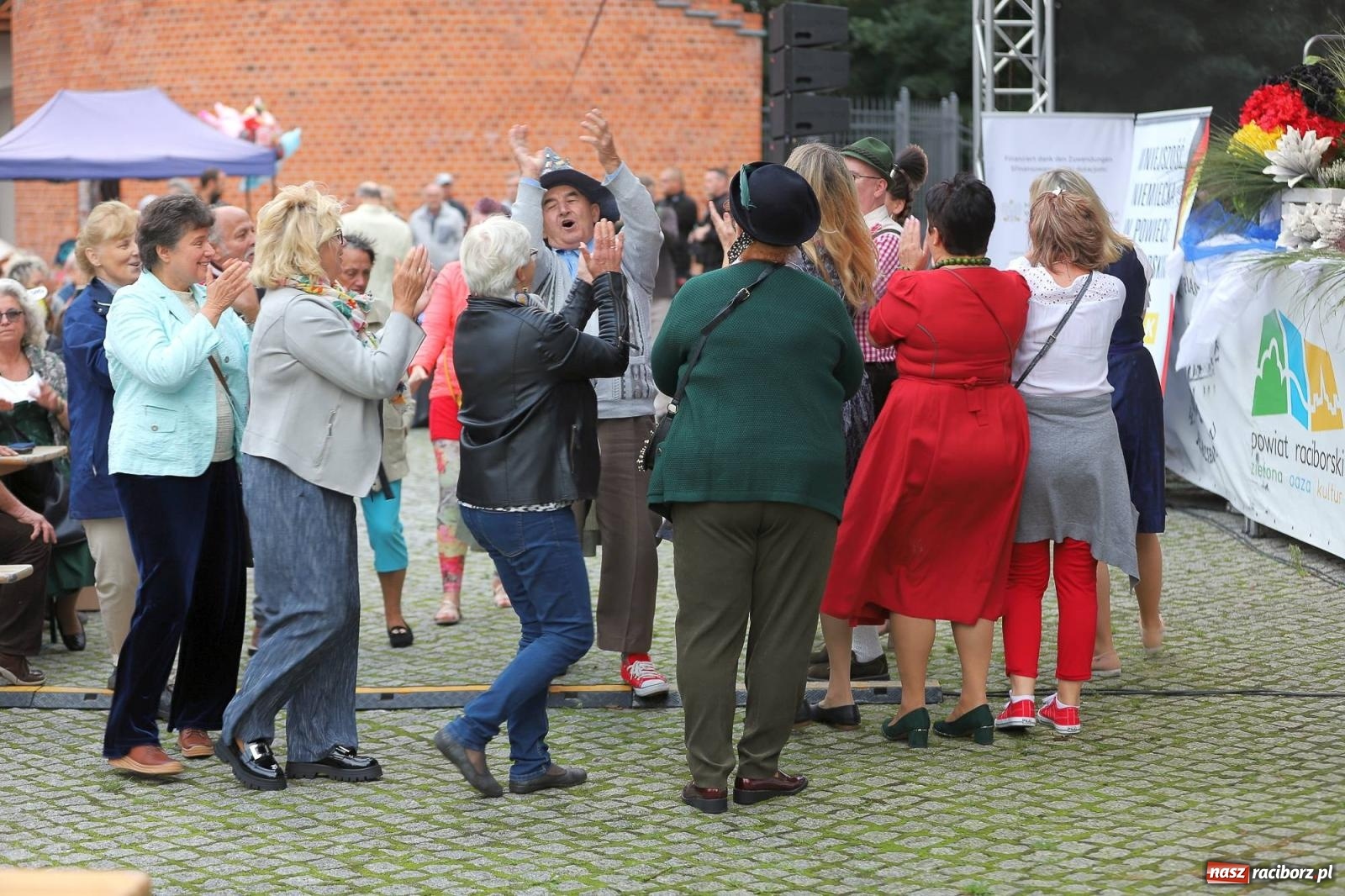 Zdjęcie w galerii na portalu naszraciborz.pl: Na raciborskim zamku odbył się Festiwal Kultury Niemieckiej wiadomości z regionu