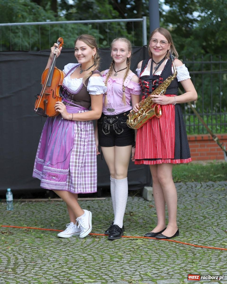 Zdjęcie w galerii na portalu naszraciborz.pl: Na raciborskim zamku odbył się Festiwal Kultury Niemieckiej wiadomości z regionu