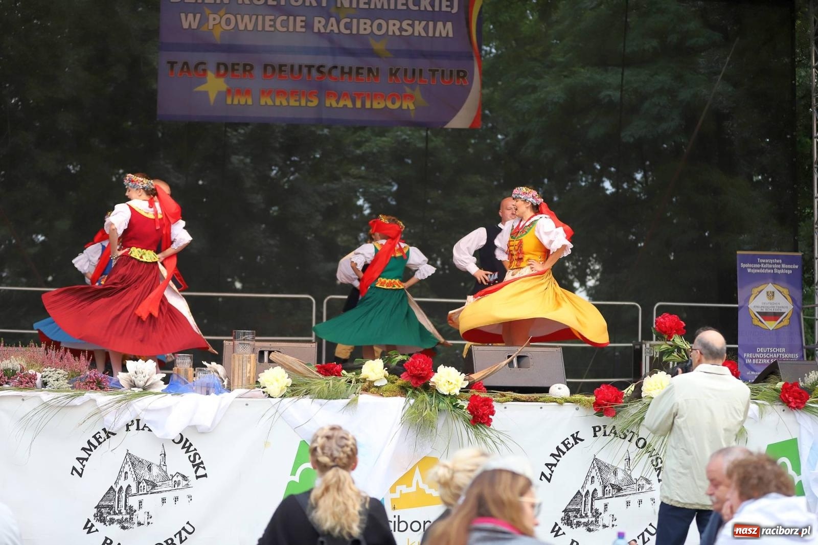 Zdjęcie w galerii na portalu naszraciborz.pl: Na raciborskim zamku odbył się Festiwal Kultury Niemieckiej wiadomości z regionu