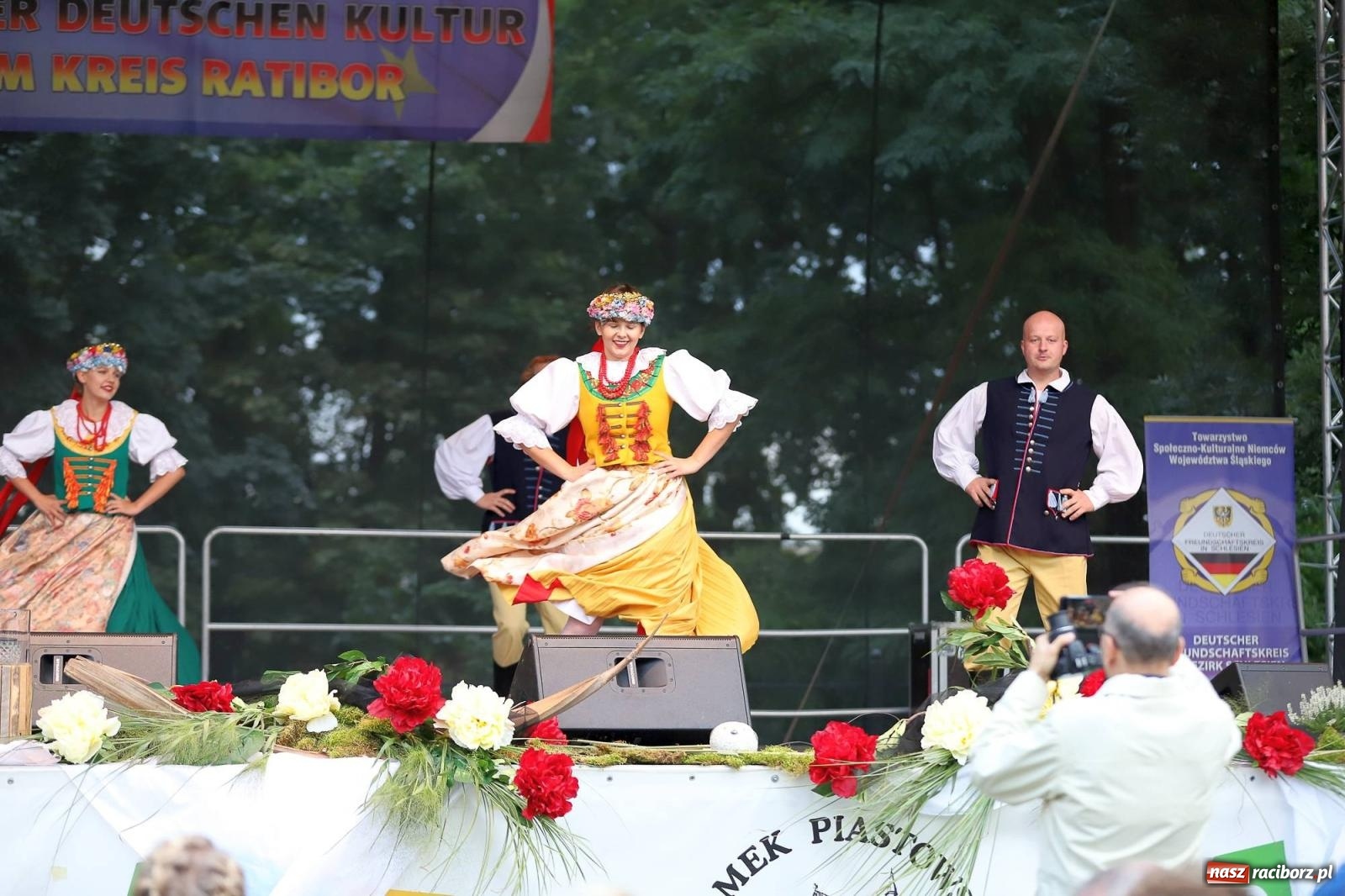 Zdjęcie w galerii na portalu naszraciborz.pl: Na raciborskim zamku odbył się Festiwal Kultury Niemieckiej wiadomości z regionu