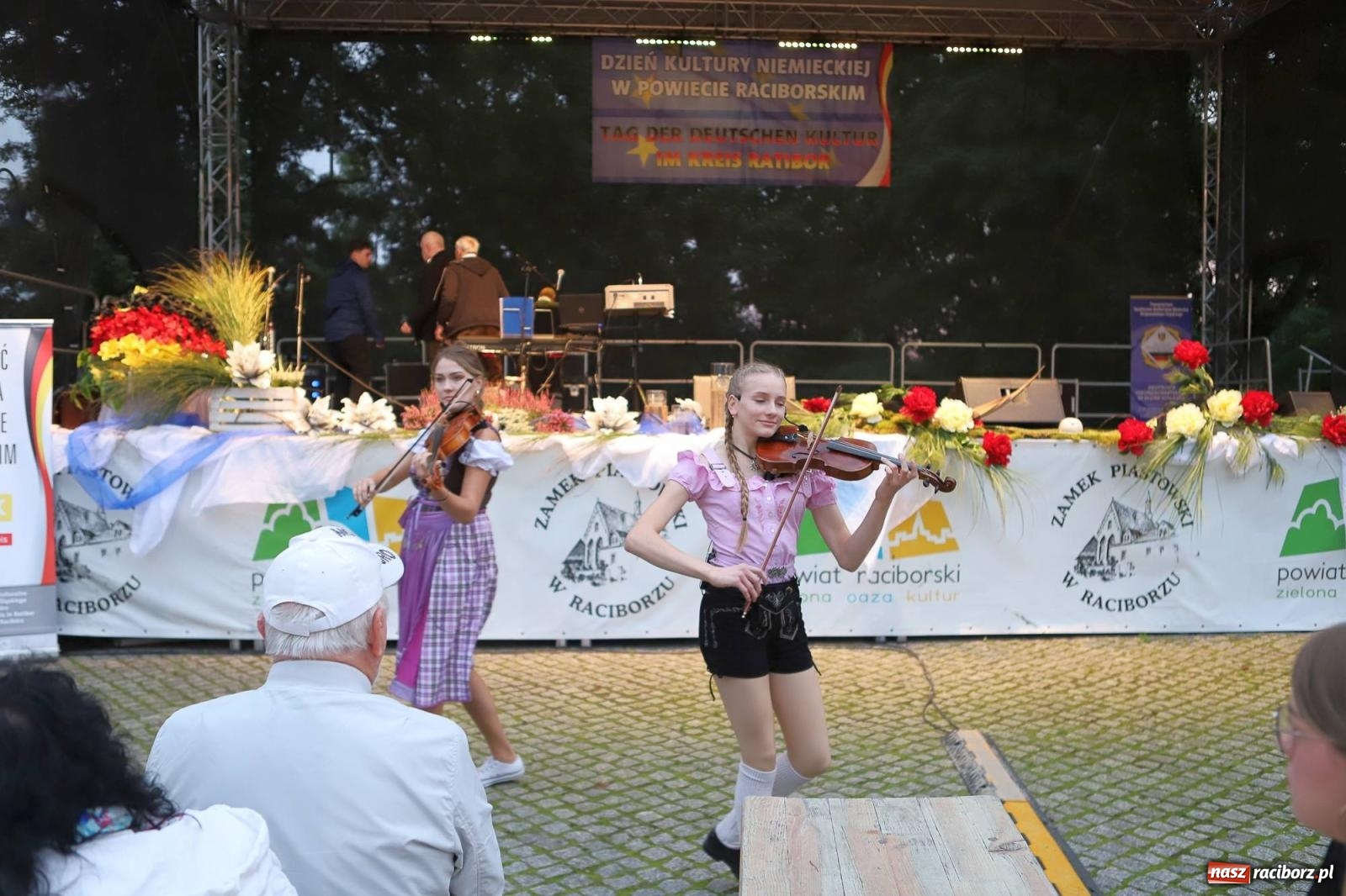 Zdjęcie w galerii na portalu naszraciborz.pl: Na raciborskim zamku odbył się Festiwal Kultury Niemieckiej wiadomości z regionu