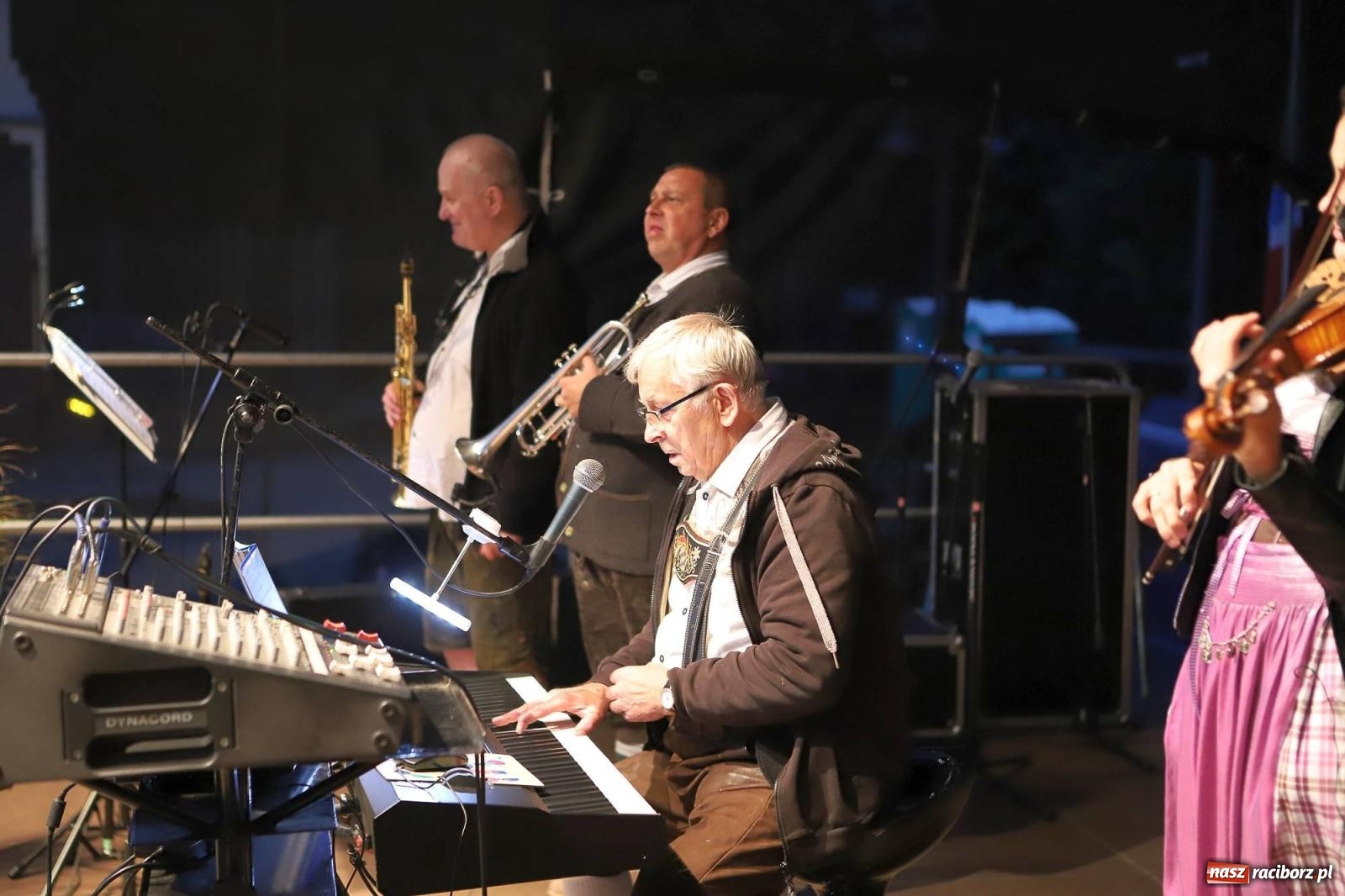 Zdjęcie w galerii na portalu naszraciborz.pl: Na raciborskim zamku odbył się Festiwal Kultury Niemieckiej wiadomości z regionu