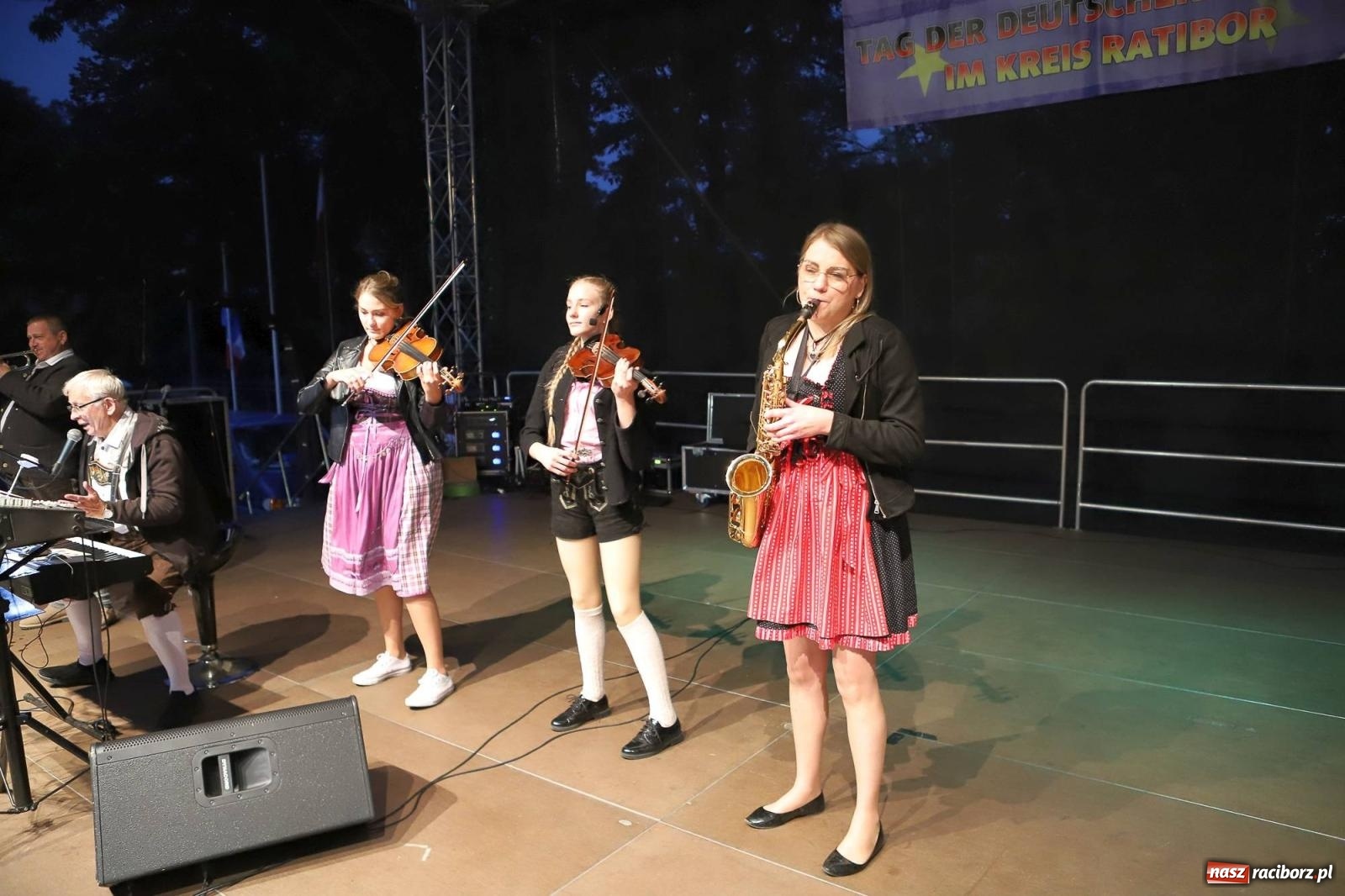 Zdjęcie w galerii na portalu naszraciborz.pl: Na raciborskim zamku odbył się Festiwal Kultury Niemieckiej wiadomości z regionu