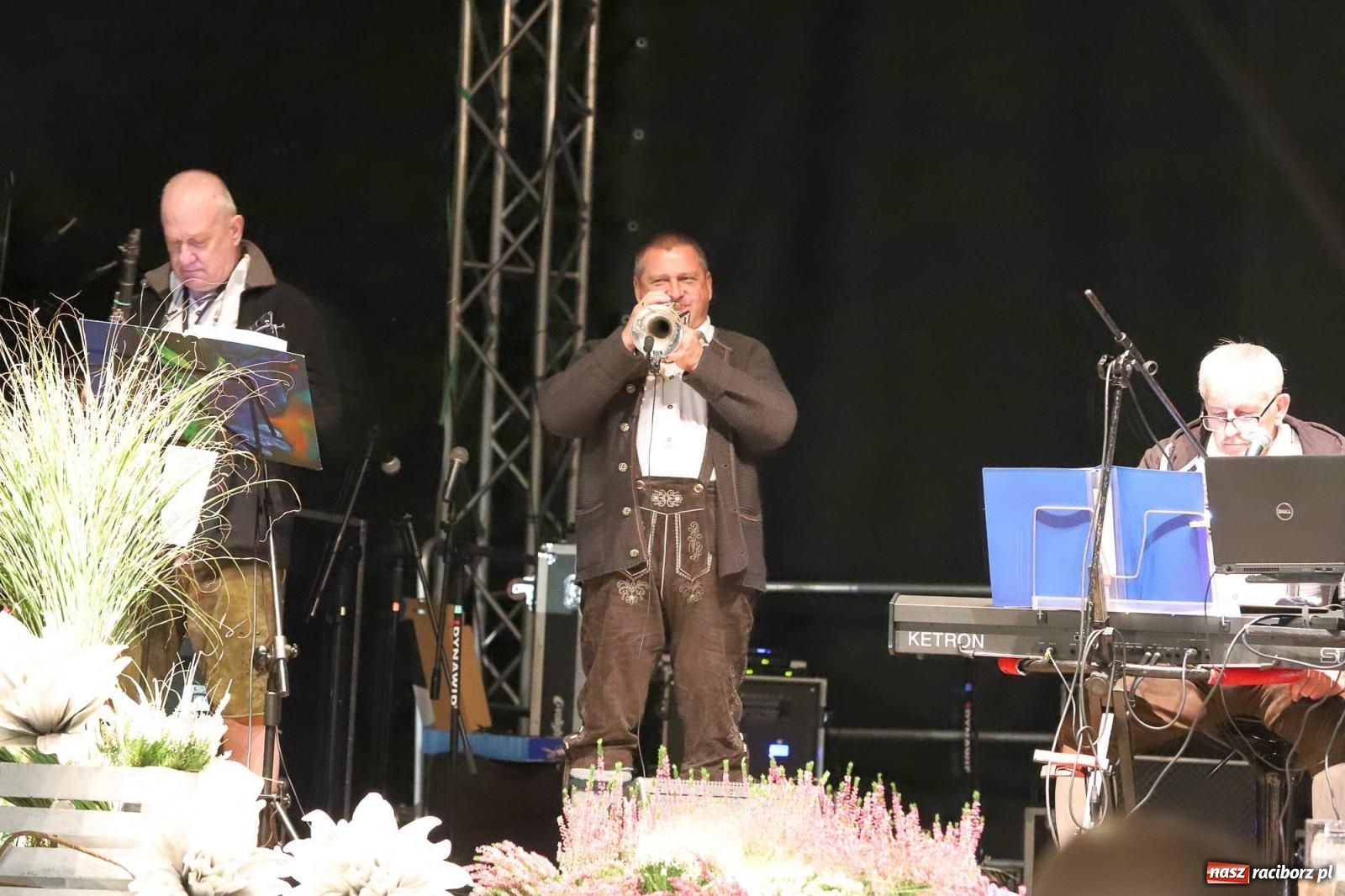 Zdjęcie w galerii na portalu naszraciborz.pl: Na raciborskim zamku odbył się Festiwal Kultury Niemieckiej wiadomości z regionu