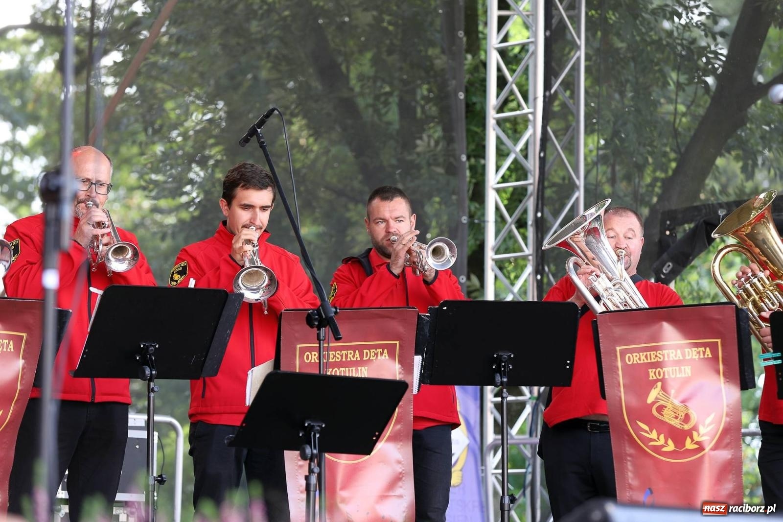 Zdjęcie w galerii na portalu naszraciborz.pl: Na raciborskim zamku odbył się Festiwal Kultury Niemieckiej wiadomości z regionu