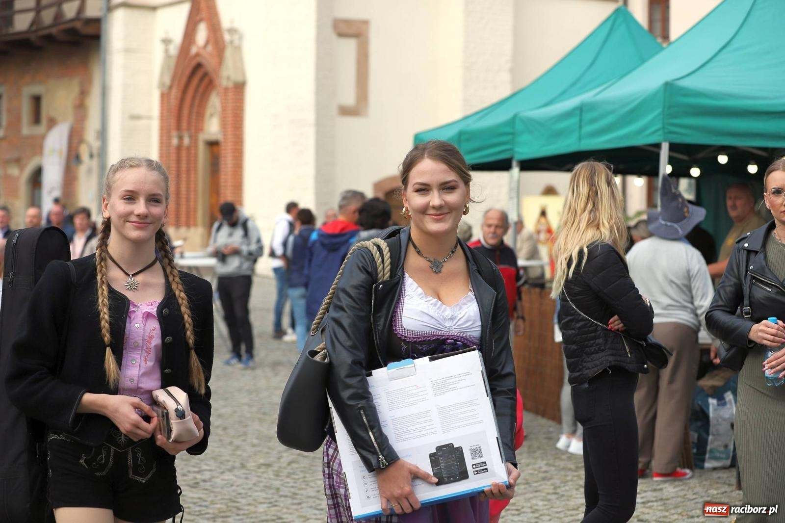 Zdjęcie w galerii na portalu naszraciborz.pl: Na raciborskim zamku odbył się Festiwal Kultury Niemieckiej wiadomości z regionu
