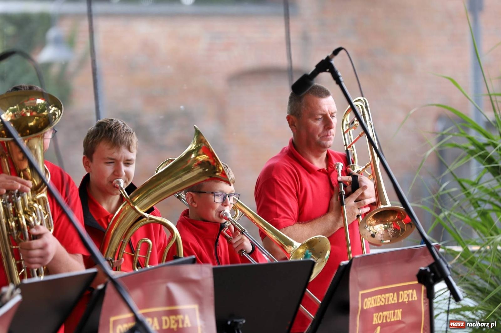 Zdjęcie w galerii na portalu naszraciborz.pl: Na raciborskim zamku odbył się Festiwal Kultury Niemieckiej wiadomości z regionu