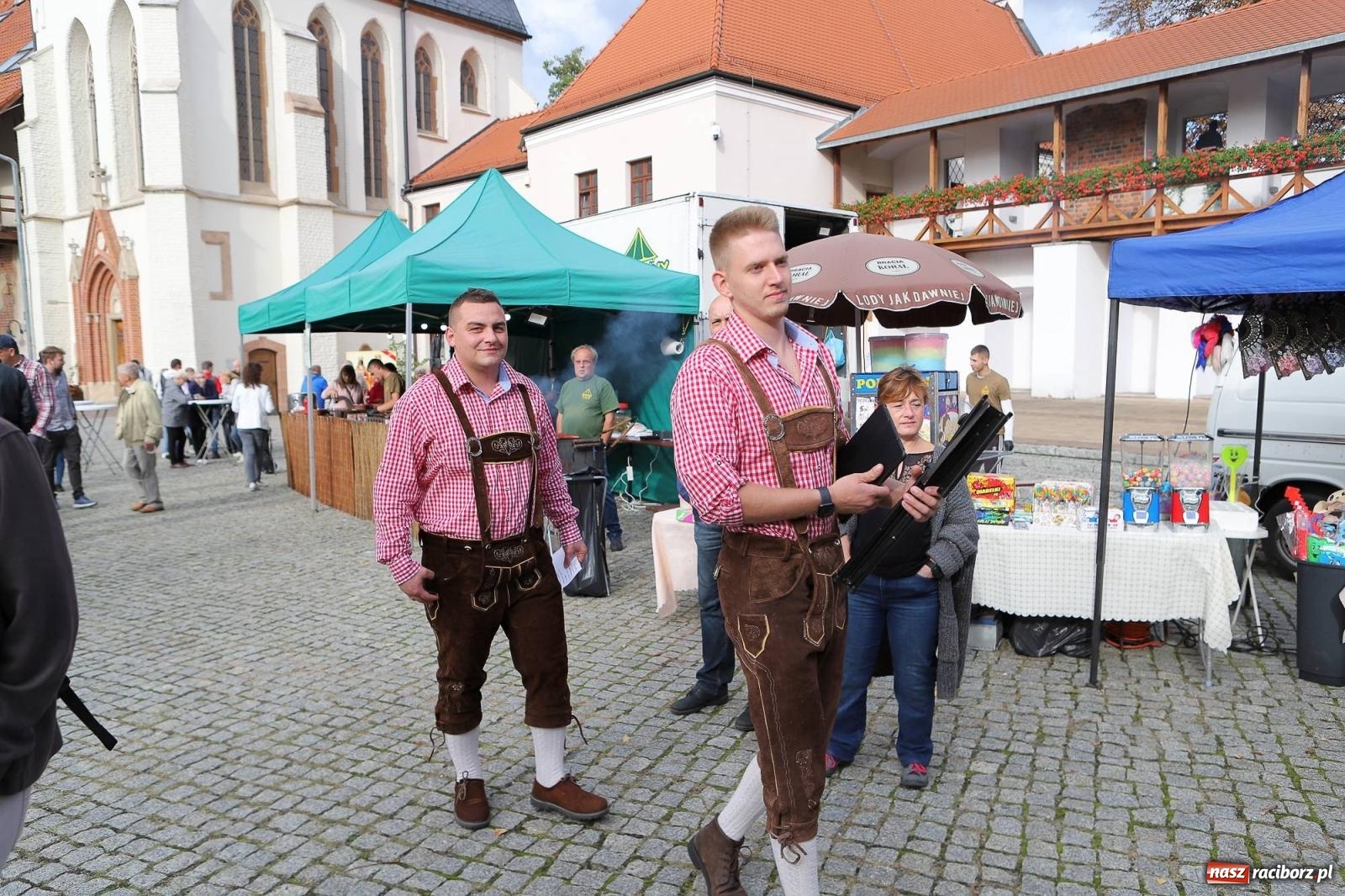 Zdjęcie w galerii na portalu naszraciborz.pl: Na raciborskim zamku odbył się Festiwal Kultury Niemieckiej wiadomości z regionu