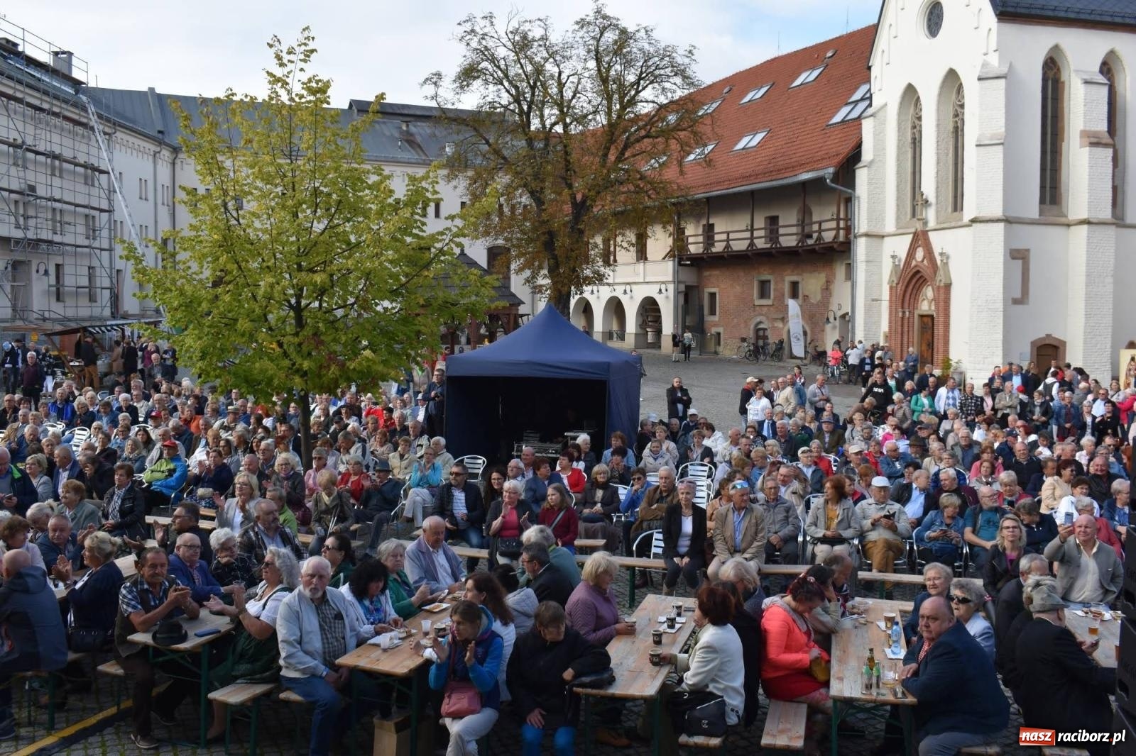 Zdjęcie w galerii na portalu naszraciborz.pl: Na raciborskim zamku odbył się Festiwal Kultury Niemieckiej wiadomości z regionu