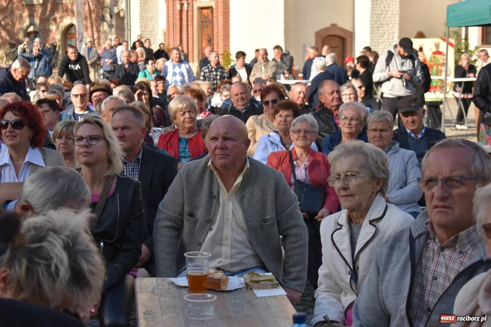 Zdjęcie w galerii na portalu naszraciborz.pl: Na raciborskim zamku odbył się Festiwal Kultury Niemieckiej wiadomości z regionu