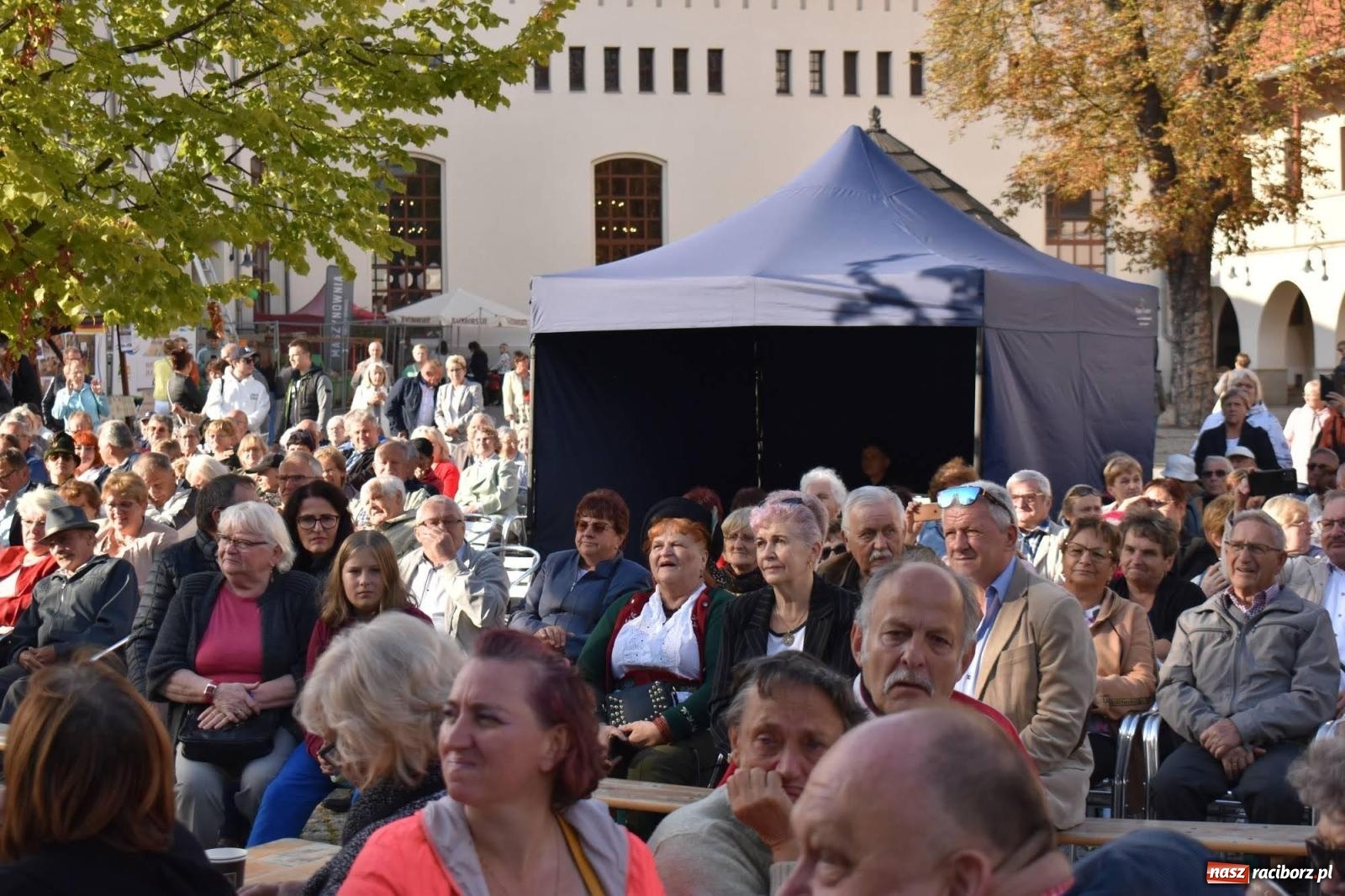Zdjęcie w galerii na portalu naszraciborz.pl: Na raciborskim zamku odbył się Festiwal Kultury Niemieckiej wiadomości z regionu