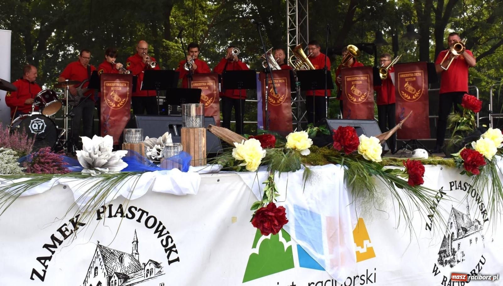 Zdjęcie w galerii na portalu naszraciborz.pl: Na raciborskim zamku odbył się Festiwal Kultury Niemieckiej wiadomości z regionu