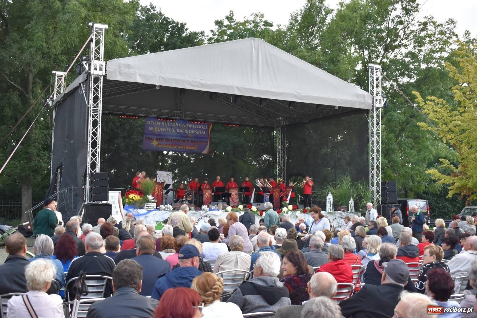 Zdjęcie w galerii na portalu naszraciborz.pl: Na raciborskim zamku odbył się Festiwal Kultury Niemieckiej wiadomości z regionu