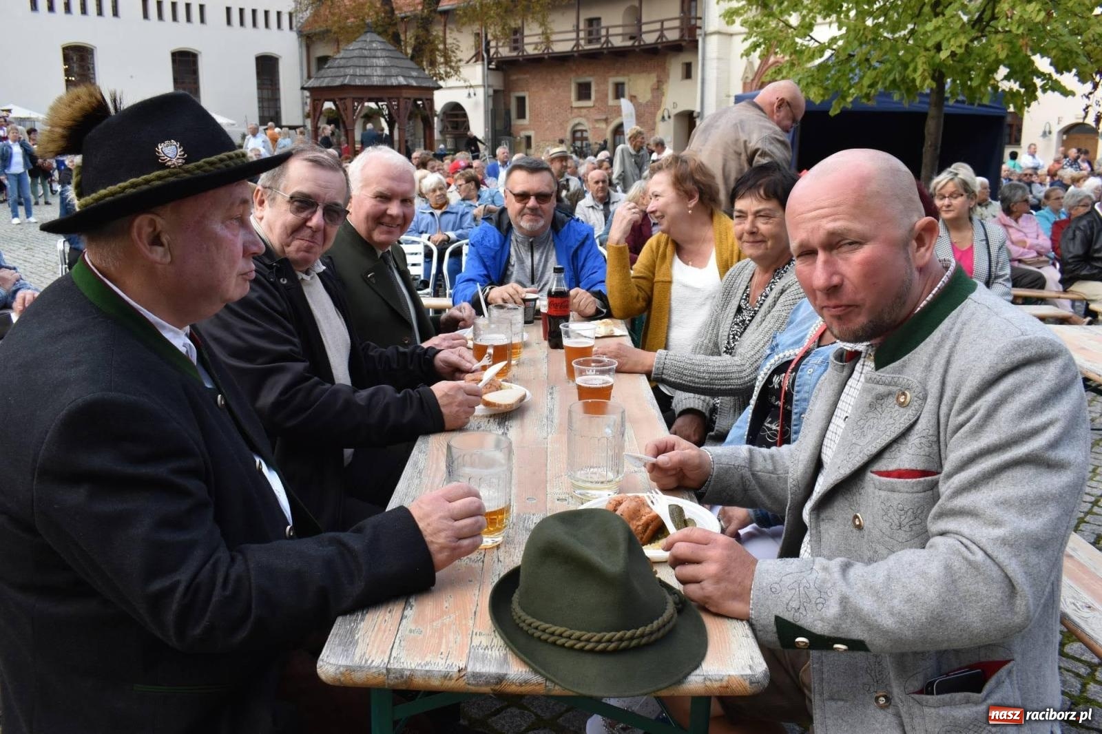 Zdjęcie w galerii na portalu naszraciborz.pl: Na raciborskim zamku odbył się Festiwal Kultury Niemieckiej wiadomości z regionu