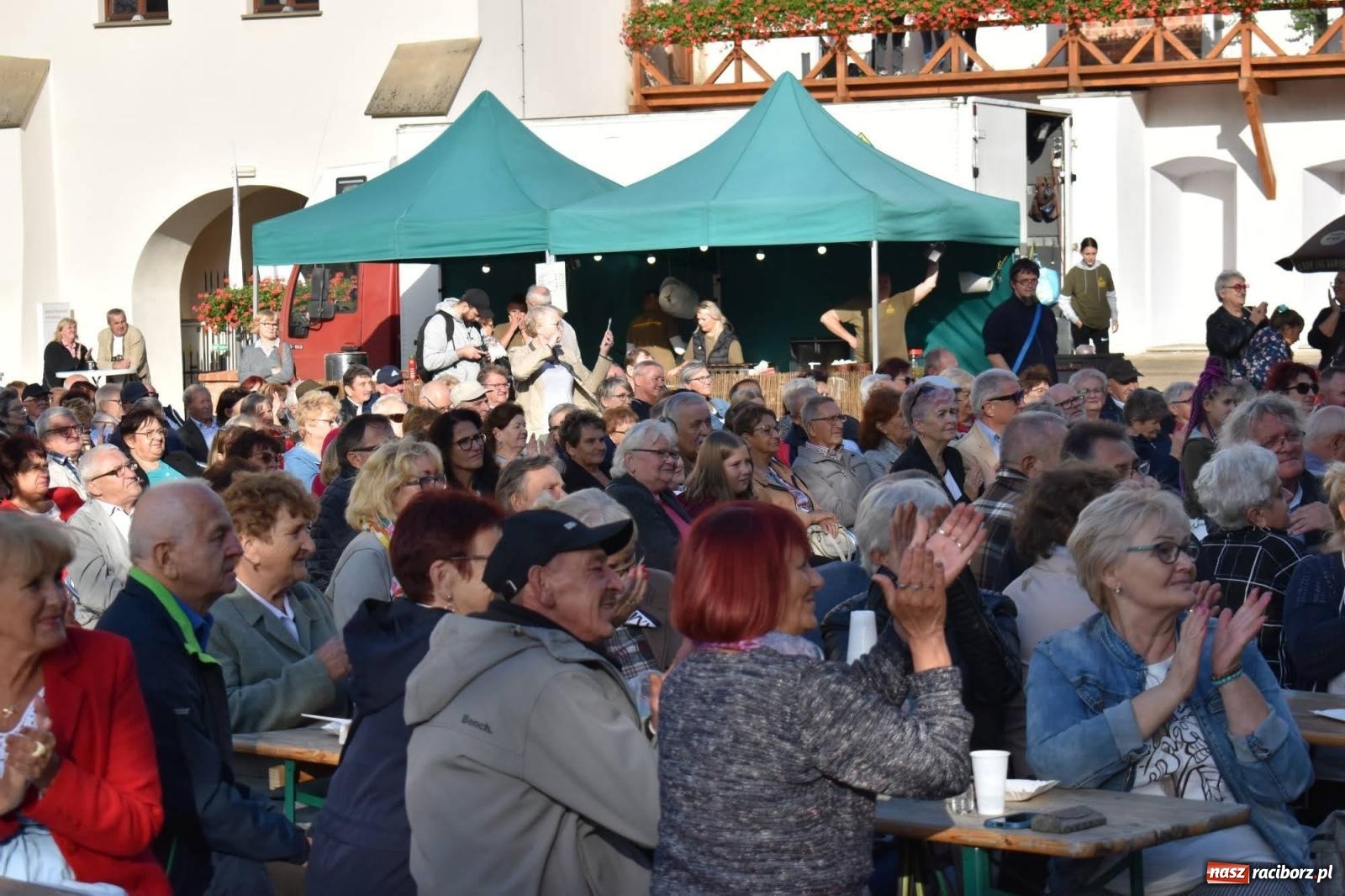 Zdjęcie w galerii na portalu naszraciborz.pl: Na raciborskim zamku odbył się Festiwal Kultury Niemieckiej wiadomości z regionu